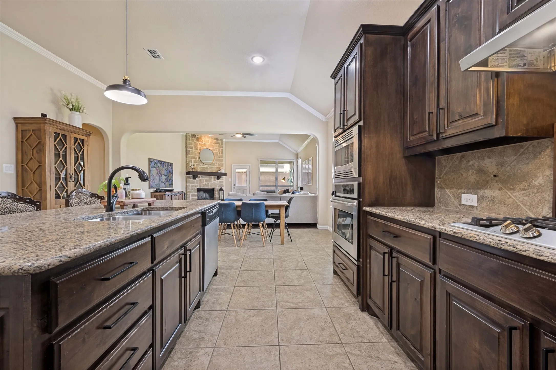 Single Family Residence For Sale in Denton County , 210 Derby Lane, Hickory Creek, Texas 75065, 3 Bedroom, 2 Bathroom, 3 Garage spaces, 2,185 Sqft, built in 2015, mls#21320449, Real Estate Agent in Hickory Creek, Homes For Sale in Denton county, Homes For Sale in Hickory Creek, Realtor in Hickory Creek Texas, Real Estate Brokerage Independent Realty Texas, Luminita Cordes Realtor