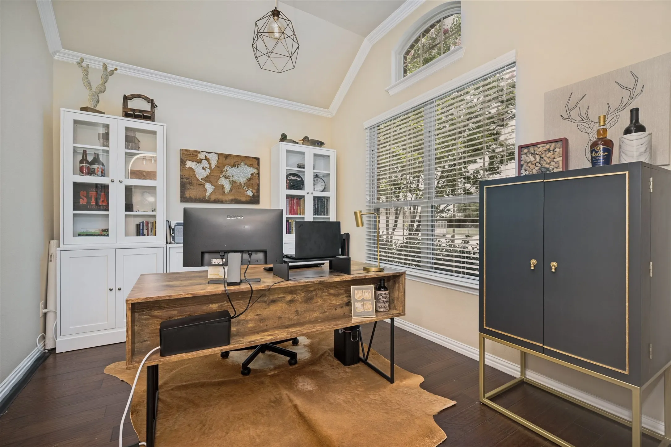 Cabinets are not built-in