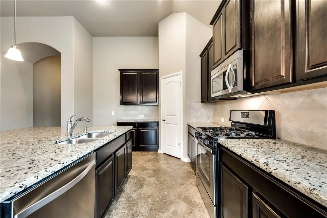 Single Family Residence For Rent in Rockwall County , 573 Louder Way, Fate, Texas 75087, 3 Bedroom, 2 Bathroom, 2 Garage spaces, 2,070 Sqft, built in 2013, mls#21321318, Real Estate Agent in Fate, Homes For Rent in Rockwall county, Homes For Rent in Fate, Realtor in Fate Texas, Real Estate Brokerage Independent Realty Texas, Luminita Cordes Realtor