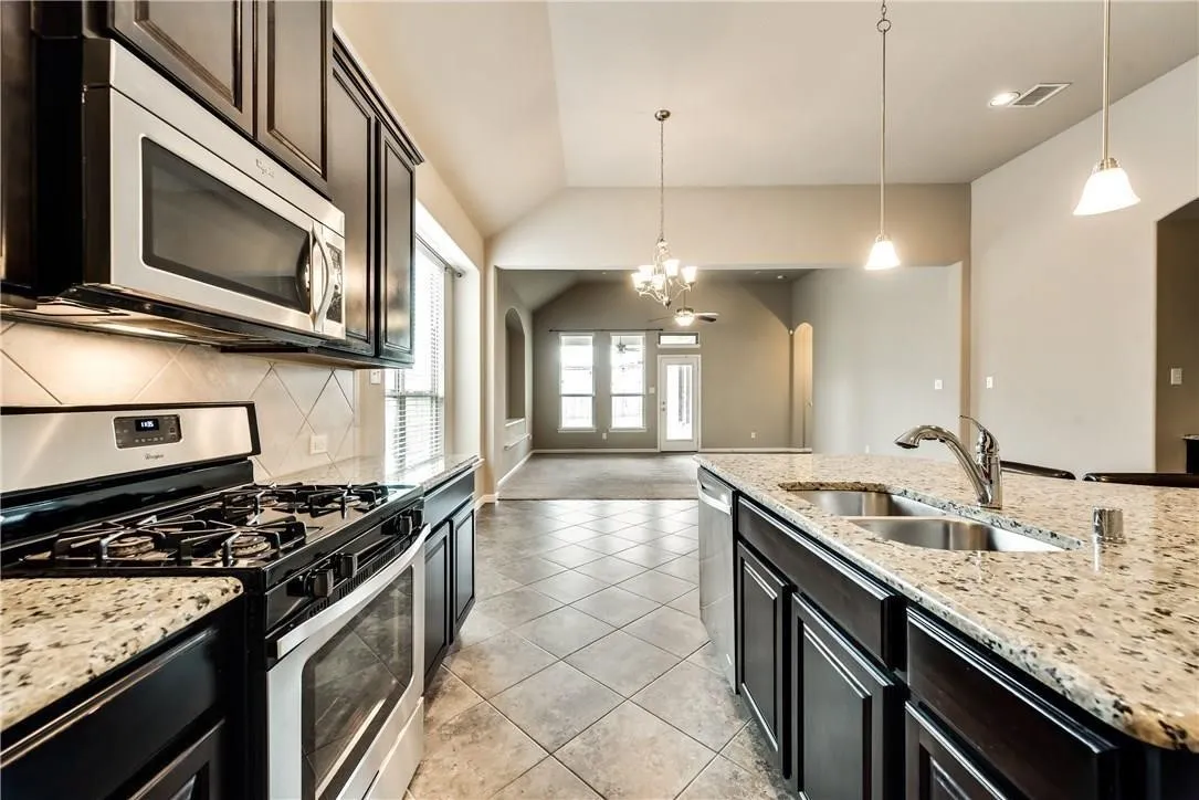 Single Family Residence For Rent in Rockwall County , 573 Louder Way, Fate, Texas 75087, 3 Bedroom, 2 Bathroom, 2 Garage spaces, 2,070 Sqft, built in 2013, mls#21321318, Real Estate Agent in Fate, Homes For Rent in Rockwall county, Homes For Rent in Fate, Realtor in Fate Texas, Real Estate Brokerage Independent Realty Texas, Luminita Cordes Realtor