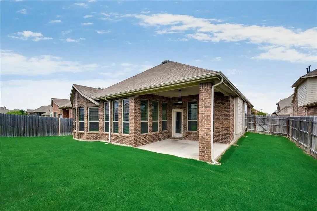Single Family Residence For Rent in Rockwall County , 573 Louder Way, Fate, Texas 75087, 3 Bedroom, 2 Bathroom, 2 Garage spaces, 2,070 Sqft, built in 2013, mls#21321318, Real Estate Agent in Fate, Homes For Rent in Rockwall county, Homes For Rent in Fate, Realtor in Fate Texas, Real Estate Brokerage Independent Realty Texas, Luminita Cordes Realtor
