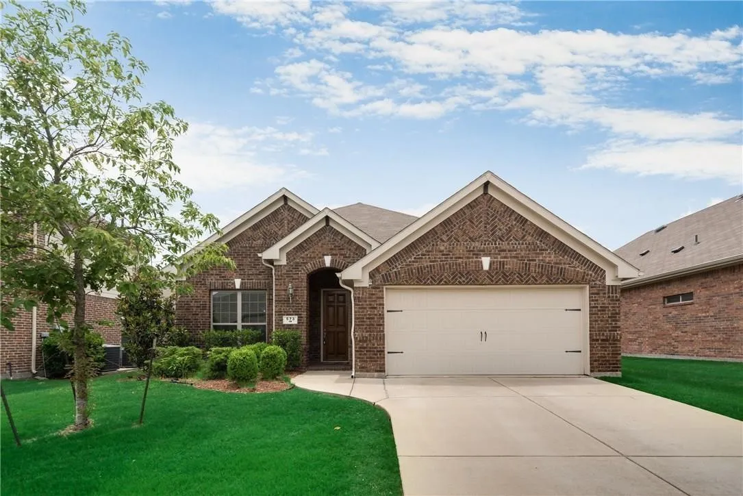 Single Family Residence For Rent in Rockwall County , 573 Louder Way, Fate, Texas 75087, 3 Bedroom, 2 Bathroom, 2 Garage spaces, 2,070 Sqft, built in 2013, mls#21321318, Real Estate Agent in Fate, Homes For Rent in Rockwall county, Homes For Rent in Fate, Realtor in Fate Texas, Real Estate Brokerage Independent Realty Texas, Luminita Cordes Realtor