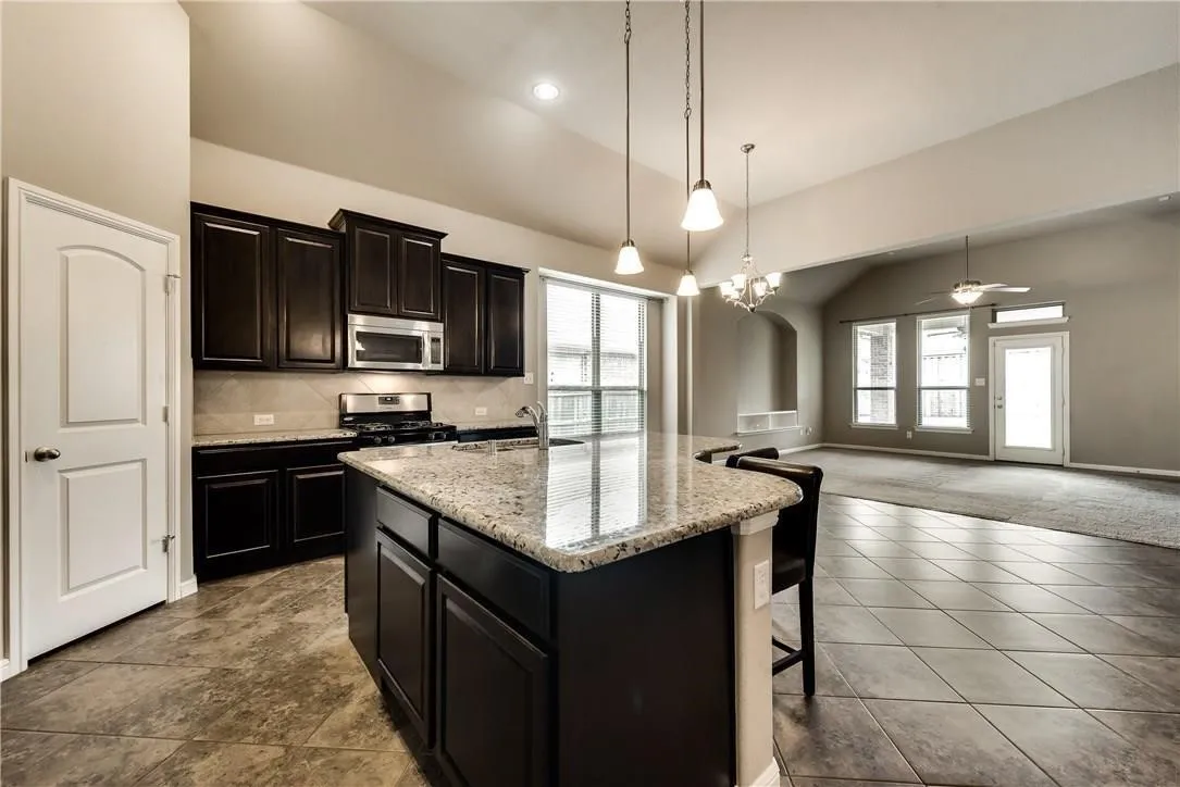 Single Family Residence For Rent in Rockwall County , 573 Louder Way, Fate, Texas 75087, 3 Bedroom, 2 Bathroom, 2 Garage spaces, 2,070 Sqft, built in 2013, mls#21321318, Real Estate Agent in Fate, Homes For Rent in Rockwall county, Homes For Rent in Fate, Realtor in Fate Texas, Real Estate Brokerage Independent Realty Texas, Luminita Cordes Realtor