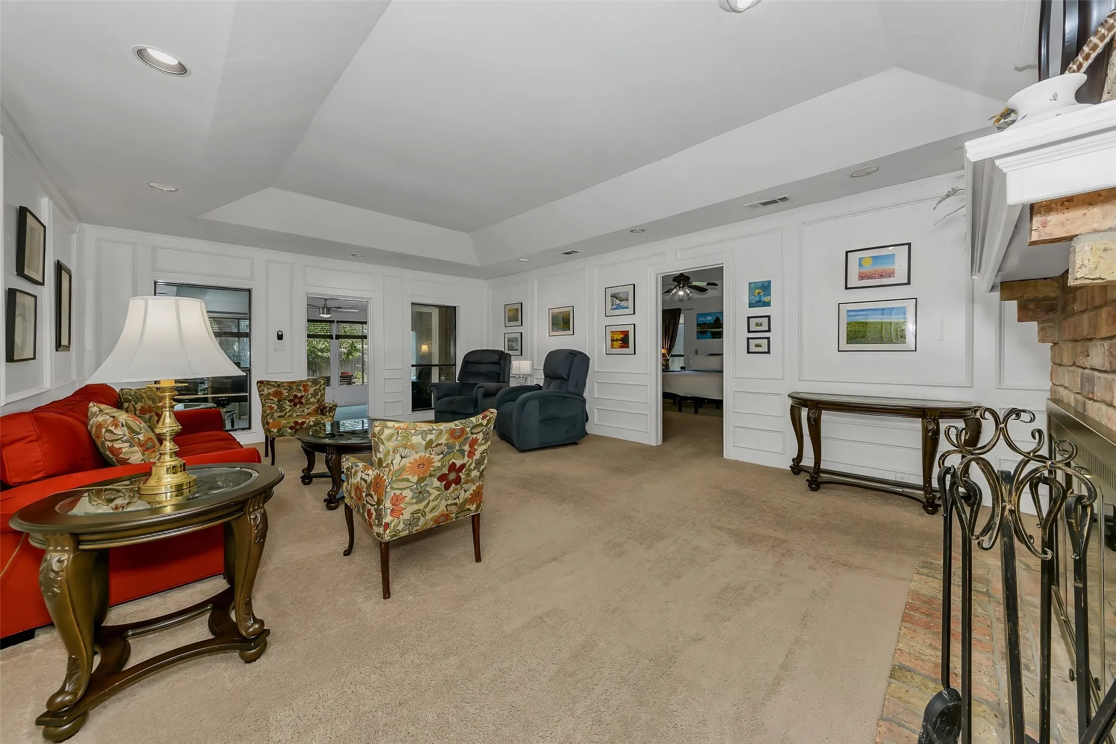 Single Family Residence For Sale in Dallas County , 4020 Flintridge Drive, Irving, Texas 75038, 3 Bedroom, 2 Bathroom, 2 Garage spaces, 2,196 Sqft, built in 1980, mls#21321563, Real Estate Agent in Irving, Homes For Sale in Dallas county, Homes For Sale in Irving, Realtor in Irving Texas, Real Estate Brokerage Independent Realty Texas, Luminita Cordes Realtor