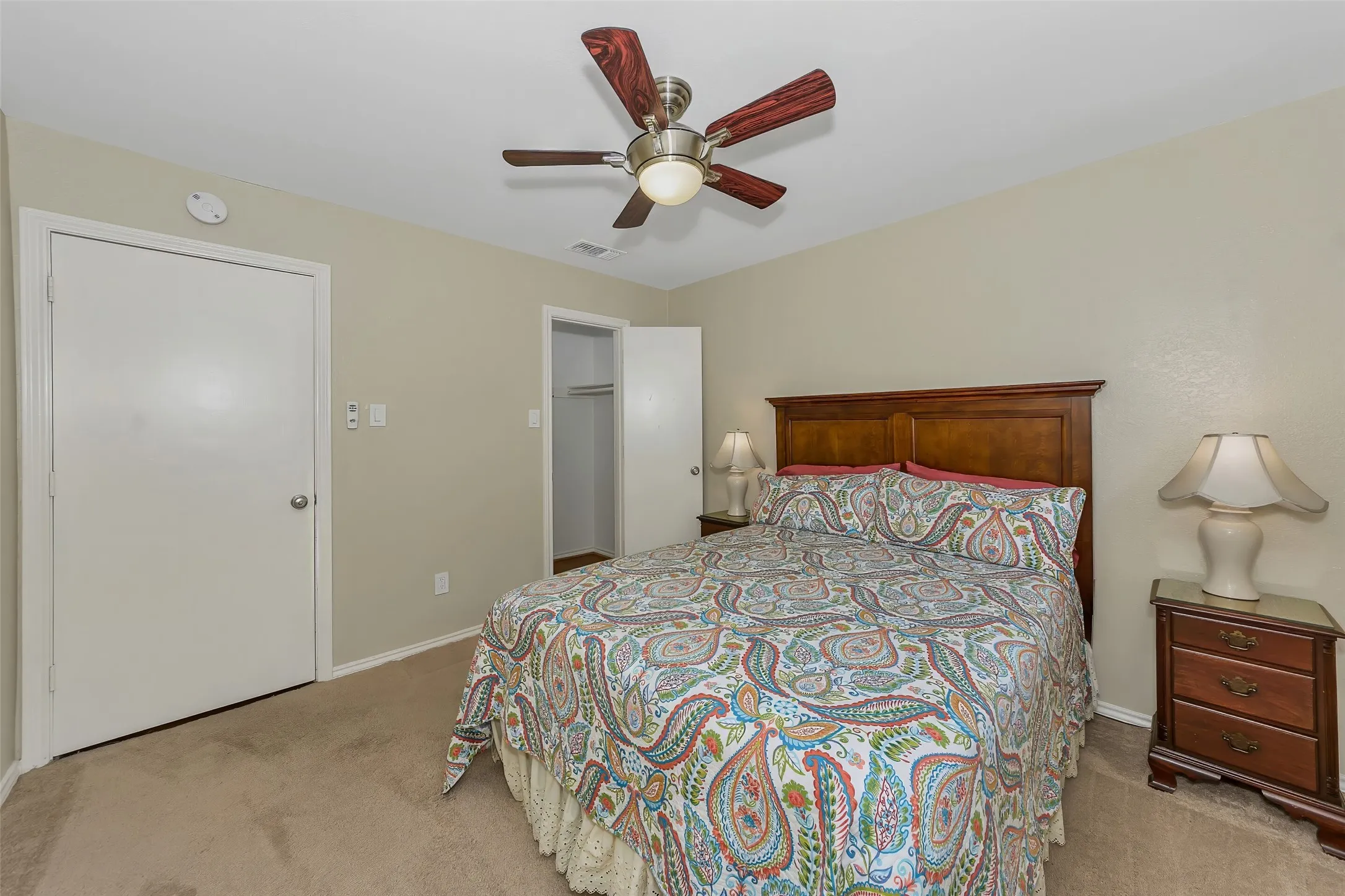 Single Family Residence For Sale in Dallas County , 4020 Flintridge Drive, Irving, Texas 75038, 3 Bedroom, 2 Bathroom, 2 Garage spaces, 2,196 Sqft, built in 1980, mls#21321563, Real Estate Agent in Irving, Homes For Sale in Dallas county, Homes For Sale in Irving, Realtor in Irving Texas, Real Estate Brokerage Independent Realty Texas, Luminita Cordes Realtor