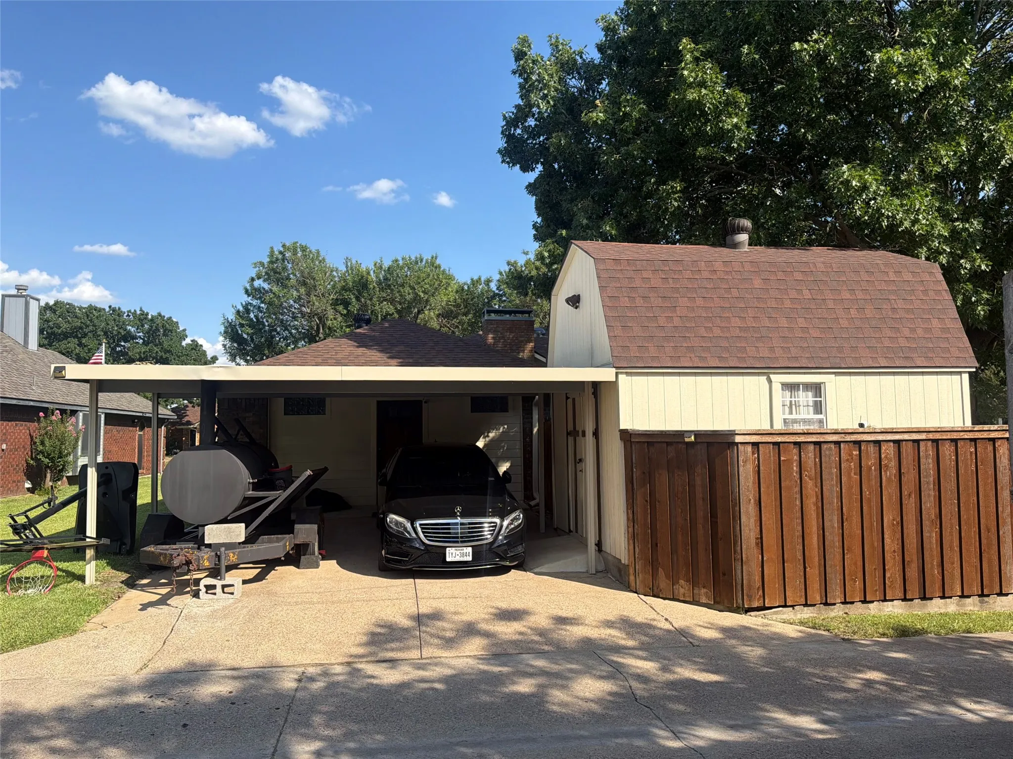 Carport near the private backyard