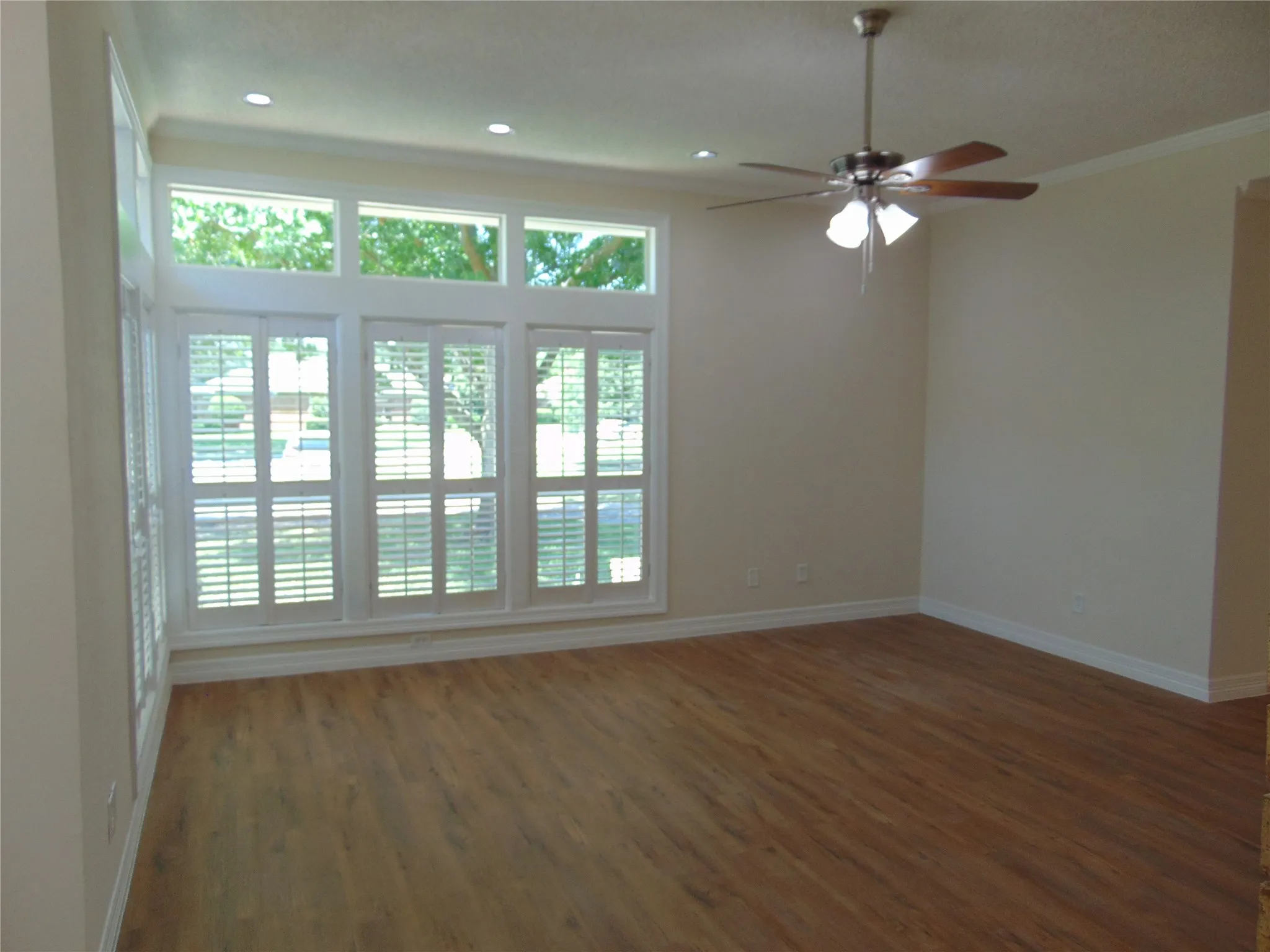 Single Family Residence For Sale in Dallas County , 2503 Vanderbilt Court, Rowlett, Texas 75088, 3 Bedroom, 3 Bathroom, 2 Garage spaces, 2,222 Sqft, built in 1984, mls#21321571, Real Estate Agent in Rowlett, Homes For Sale in Dallas county, Homes For Sale in Rowlett, Realtor in Rowlett Texas, Real Estate Brokerage Independent Realty Texas, Luminita Cordes Realtor