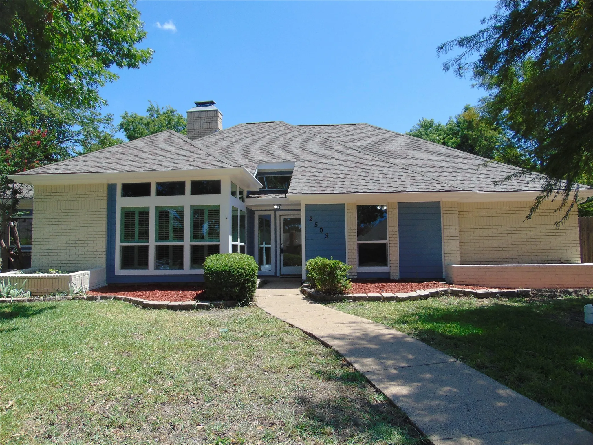 Single Family Residence For Sale in Dallas County , 2503 Vanderbilt Court, Rowlett, Texas 75088, 3 Bedroom, 3 Bathroom, 2 Garage spaces, 2,222 Sqft, built in 1984, mls#21321571, Real Estate Agent in Rowlett, Homes For Sale in Dallas county, Homes For Sale in Rowlett, Realtor in Rowlett Texas, Real Estate Brokerage Independent Realty Texas, Luminita Cordes Realtor