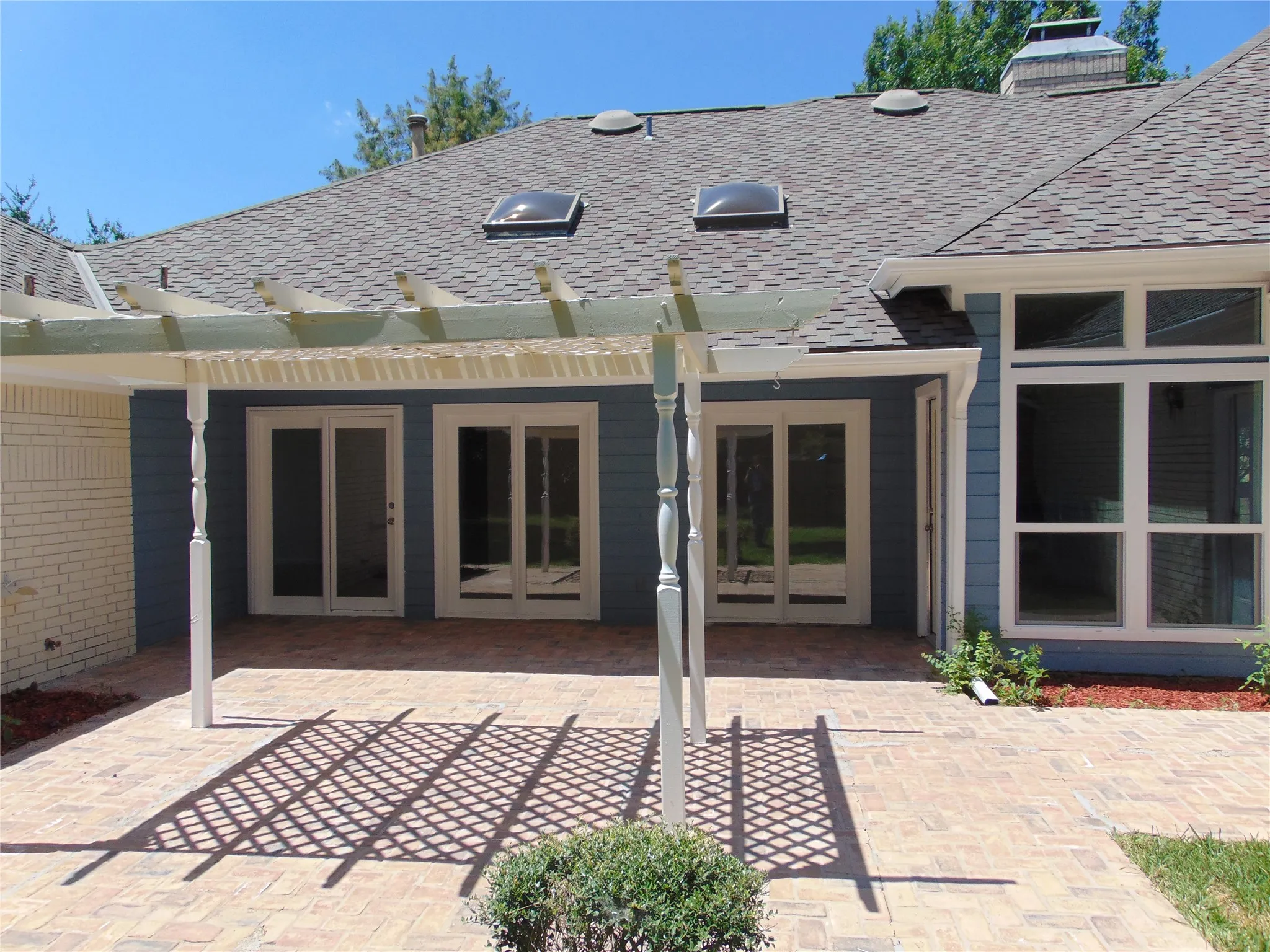 Single Family Residence For Sale in Dallas County , 2503 Vanderbilt Court, Rowlett, Texas 75088, 3 Bedroom, 3 Bathroom, 2 Garage spaces, 2,222 Sqft, built in 1984, mls#21321571, Real Estate Agent in Rowlett, Homes For Sale in Dallas county, Homes For Sale in Rowlett, Realtor in Rowlett Texas, Real Estate Brokerage Independent Realty Texas, Luminita Cordes Realtor