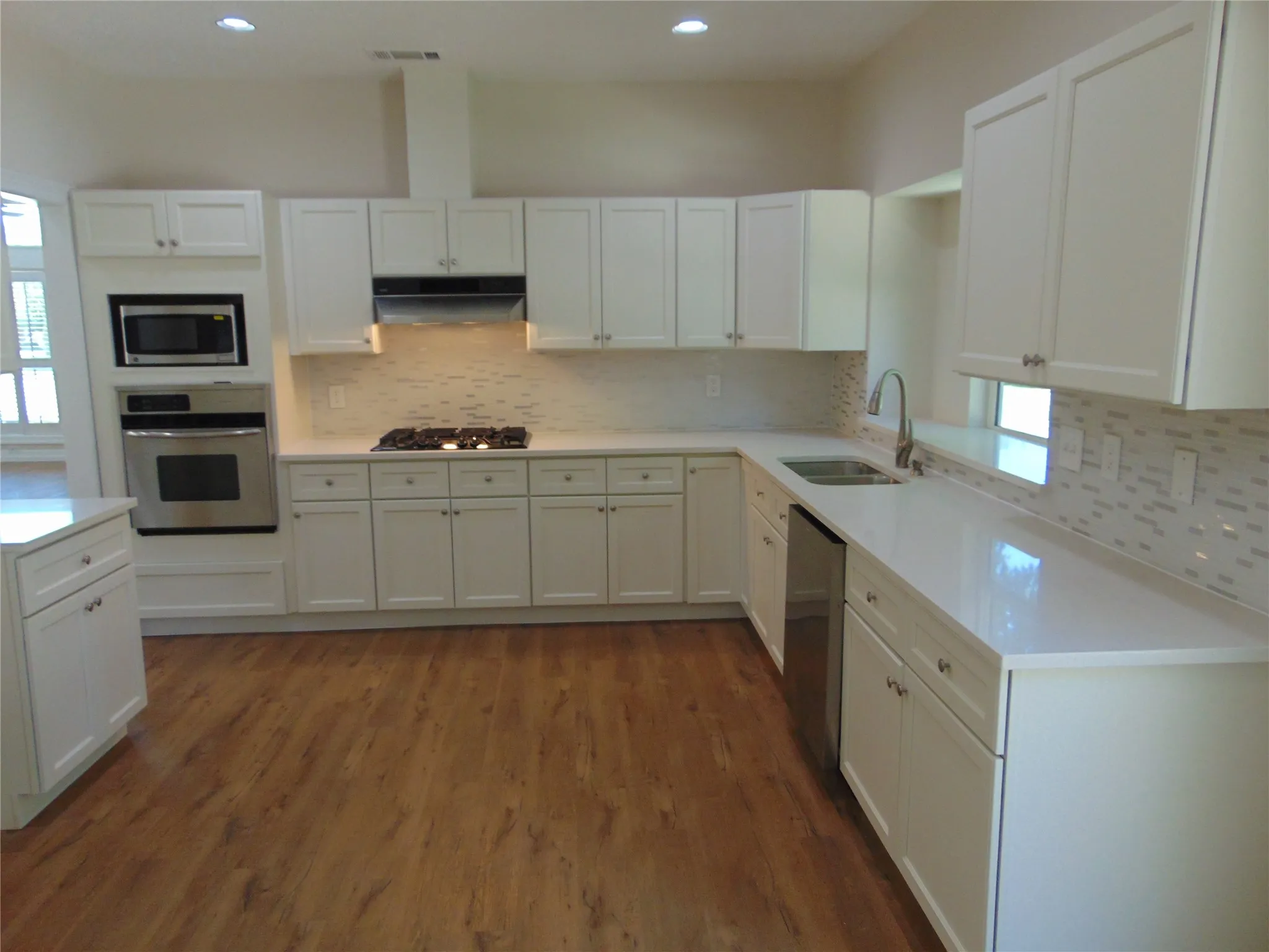 Single Family Residence For Sale in Dallas County , 2503 Vanderbilt Court, Rowlett, Texas 75088, 3 Bedroom, 3 Bathroom, 2 Garage spaces, 2,222 Sqft, built in 1984, mls#21321571, Real Estate Agent in Rowlett, Homes For Sale in Dallas county, Homes For Sale in Rowlett, Realtor in Rowlett Texas, Real Estate Brokerage Independent Realty Texas, Luminita Cordes Realtor