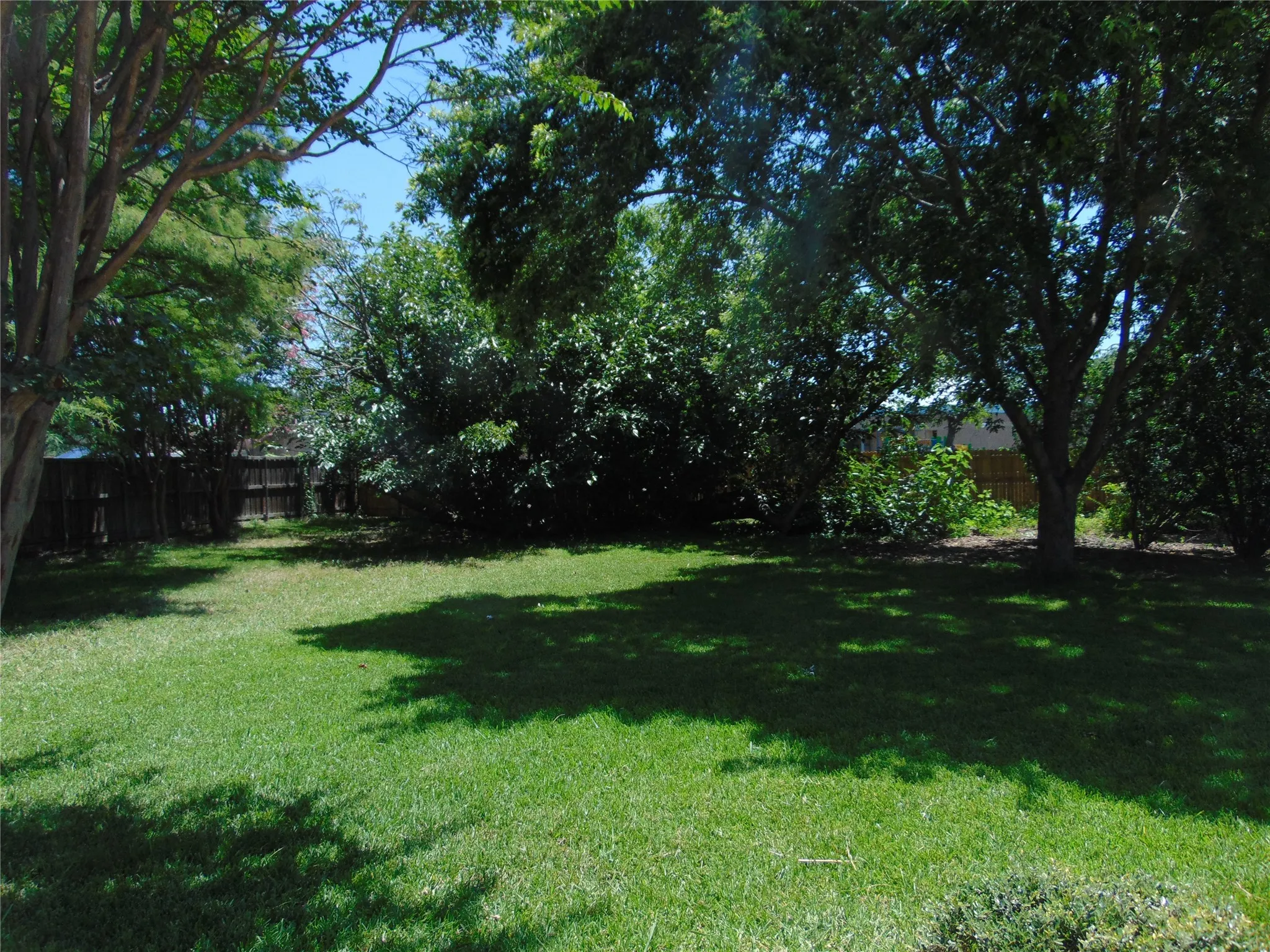 Single Family Residence For Sale in Dallas County , 2503 Vanderbilt Court, Rowlett, Texas 75088, 3 Bedroom, 3 Bathroom, 2 Garage spaces, 2,222 Sqft, built in 1984, mls#21321571, Real Estate Agent in Rowlett, Homes For Sale in Dallas county, Homes For Sale in Rowlett, Realtor in Rowlett Texas, Real Estate Brokerage Independent Realty Texas, Luminita Cordes Realtor