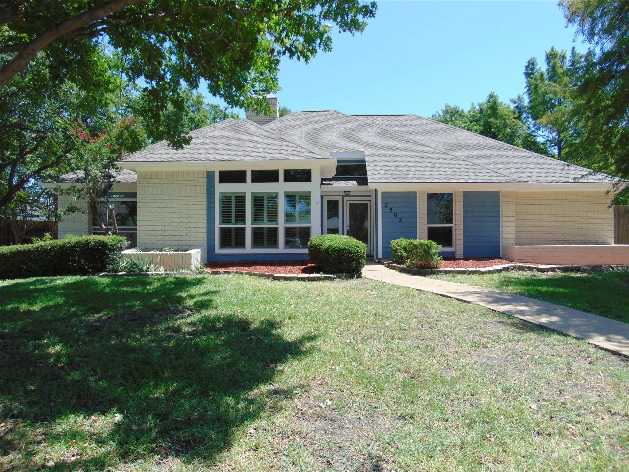 Single Family Residence For Sale in Dallas County , 2503 Vanderbilt Court, Rowlett, Texas 75088, 3 Bedroom, 3 Bathroom, 2 Garage spaces, 2,222 Sqft, built in 1984, mls#21321571, Real Estate Agent in Rowlett, Homes For Sale in Dallas county, Homes For Sale in Rowlett, Realtor in Rowlett Texas, Real Estate Brokerage Independent Realty Texas, Luminita Cordes Realtor