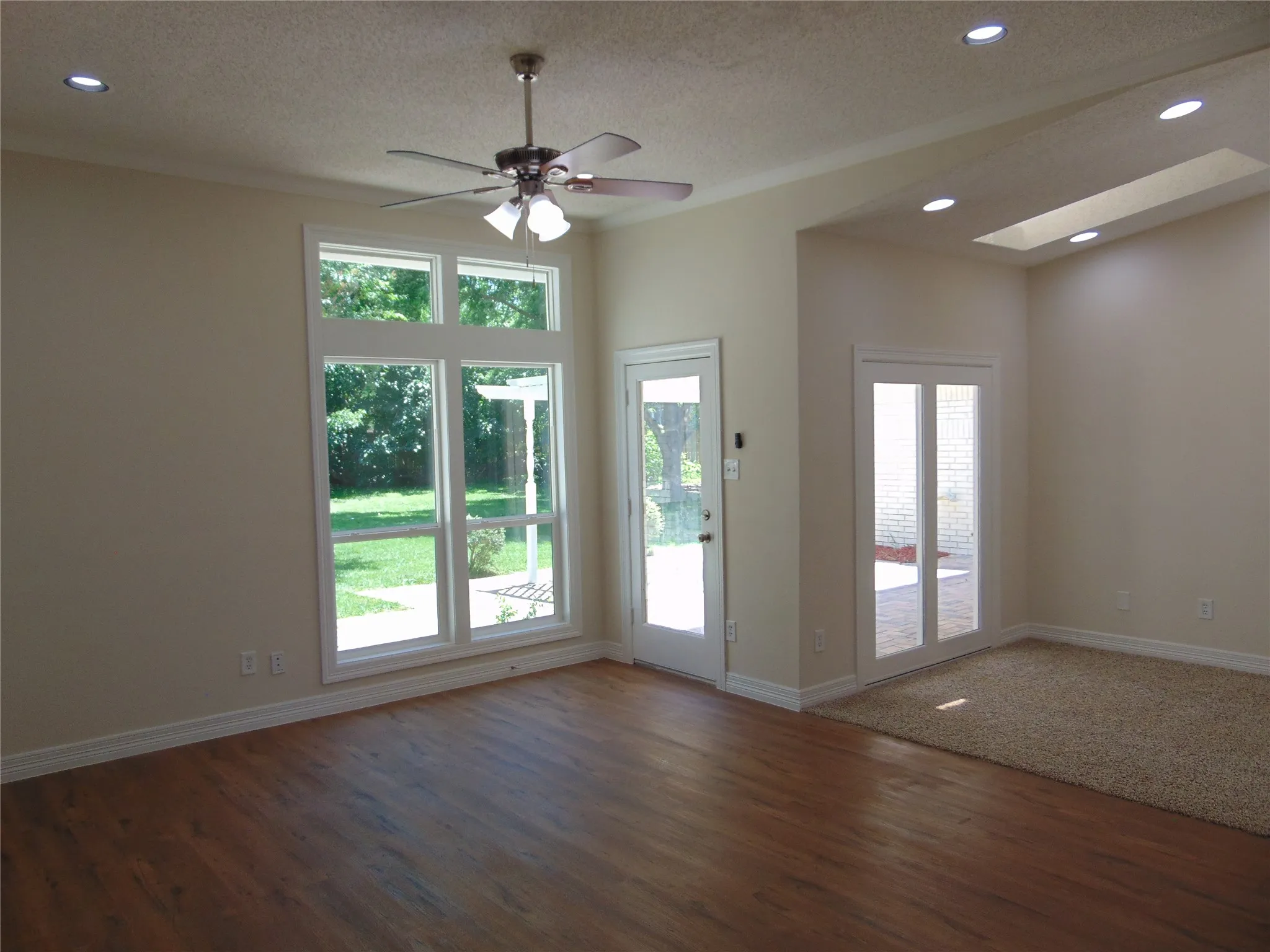 Single Family Residence For Sale in Dallas County , 2503 Vanderbilt Court, Rowlett, Texas 75088, 3 Bedroom, 3 Bathroom, 2 Garage spaces, 2,222 Sqft, built in 1984, mls#21321571, Real Estate Agent in Rowlett, Homes For Sale in Dallas county, Homes For Sale in Rowlett, Realtor in Rowlett Texas, Real Estate Brokerage Independent Realty Texas, Luminita Cordes Realtor