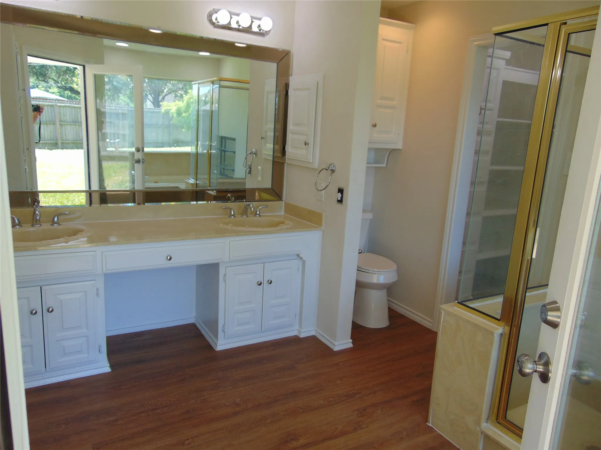 Single Family Residence For Sale in Dallas County , 2503 Vanderbilt Court, Rowlett, Texas 75088, 3 Bedroom, 3 Bathroom, 2 Garage spaces, 2,222 Sqft, built in 1984, mls#21321571, Real Estate Agent in Rowlett, Homes For Sale in Dallas county, Homes For Sale in Rowlett, Realtor in Rowlett Texas, Real Estate Brokerage Independent Realty Texas, Luminita Cordes Realtor