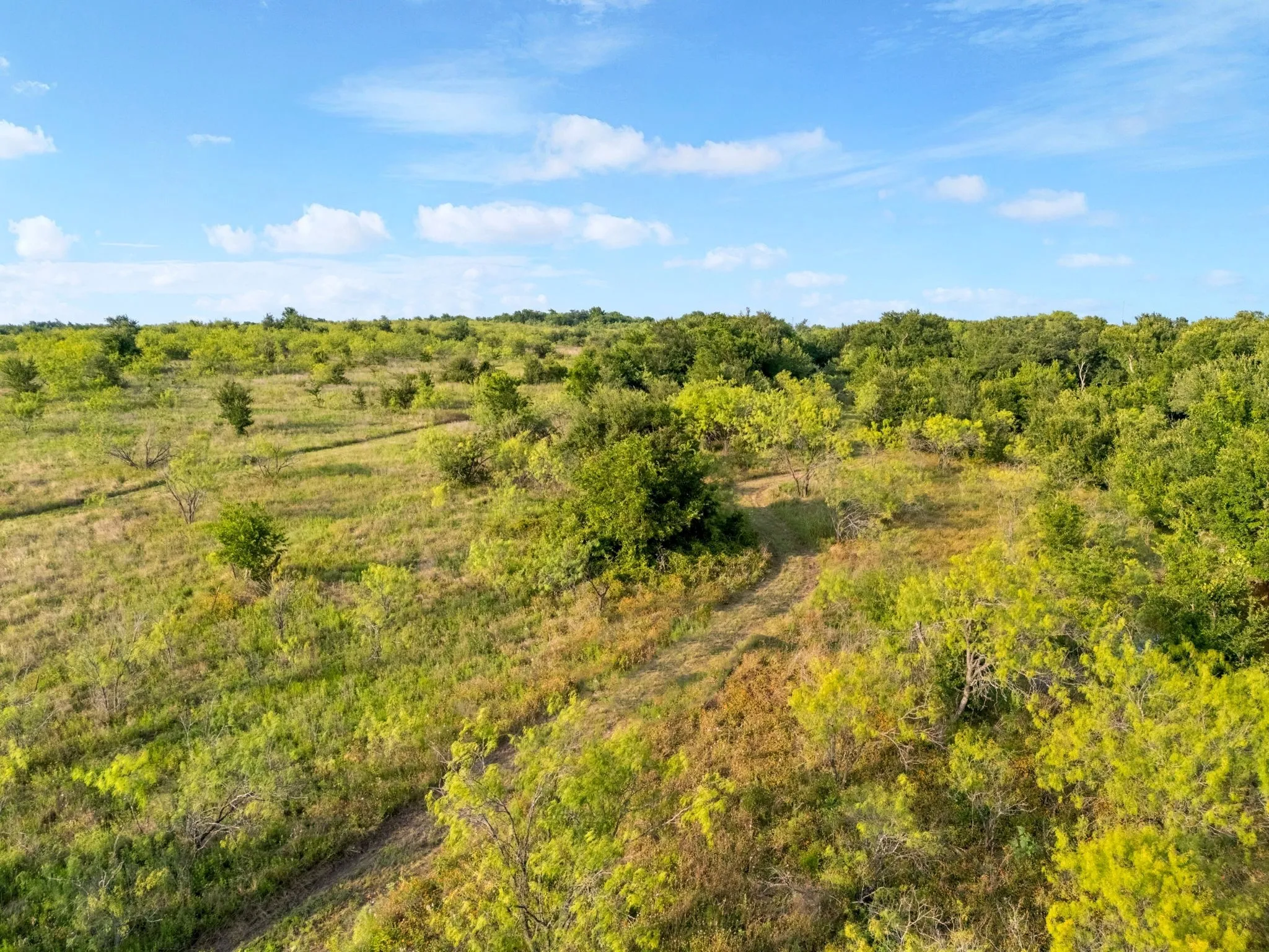 Farm For Sale in Falls County , 3005 US Highway 77, Lott, Texas 76656, 6 Bedroom, 5 Bathroom, Garage spaces, 4,792 Sqft, built in 1982, mls#21321574, Real Estate Agent in Lott, Homes For Sale in Falls county, Homes For Sale in Lott, Realtor in Lott Texas, Real Estate Brokerage Independent Realty Texas, Luminita Cordes Realtor