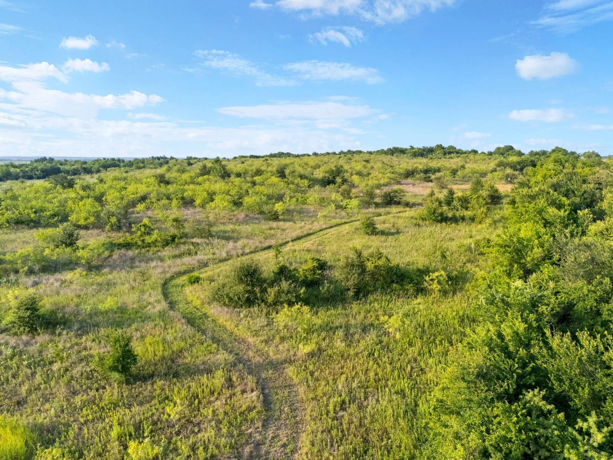 Farm For Sale in Falls County , 3005 US Highway 77, Lott, Texas 76656, 6 Bedroom, 5 Bathroom, Garage spaces, 4,792 Sqft, built in 1982, mls#21321574, Real Estate Agent in Lott, Homes For Sale in Falls county, Homes For Sale in Lott, Realtor in Lott Texas, Real Estate Brokerage Independent Realty Texas, Luminita Cordes Realtor