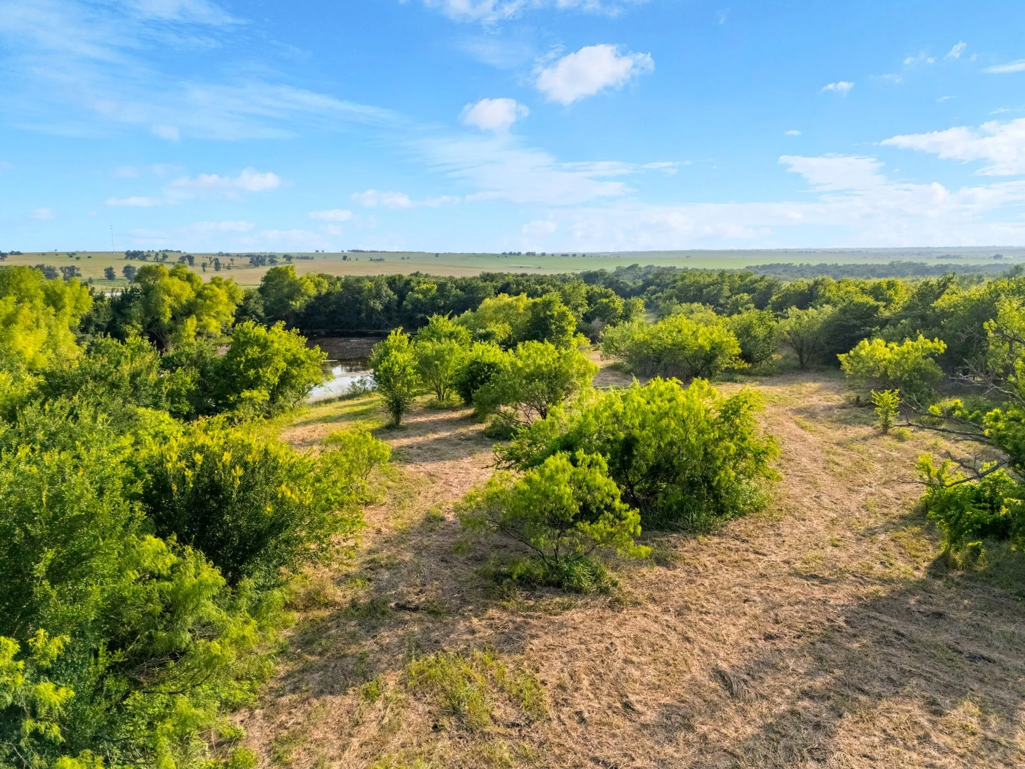 Farm For Sale in Falls County , 3005 US Highway 77, Lott, Texas 76656, 6 Bedroom, 5 Bathroom, Garage spaces, 4,792 Sqft, built in 1982, mls#21321574, Real Estate Agent in Lott, Homes For Sale in Falls county, Homes For Sale in Lott, Realtor in Lott Texas, Real Estate Brokerage Independent Realty Texas, Luminita Cordes Realtor