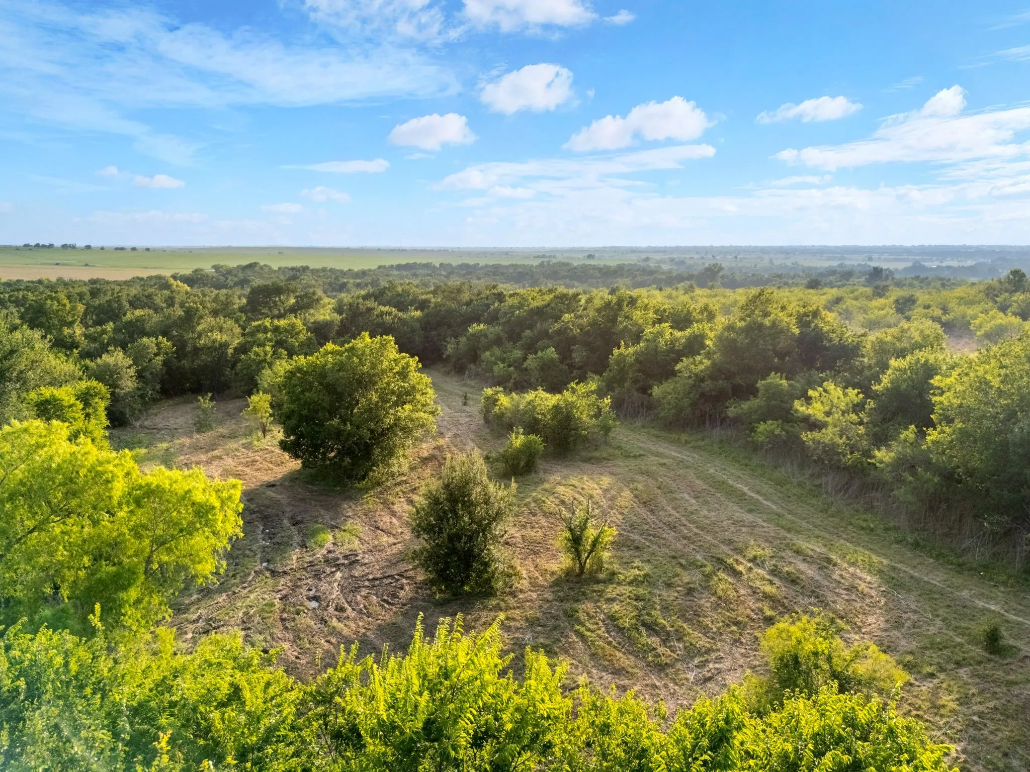 Farm For Sale in Falls County , 3005 US Highway 77, Lott, Texas 76656, 6 Bedroom, 5 Bathroom, Garage spaces, 4,792 Sqft, built in 1982, mls#21321574, Real Estate Agent in Lott, Homes For Sale in Falls county, Homes For Sale in Lott, Realtor in Lott Texas, Real Estate Brokerage Independent Realty Texas, Luminita Cordes Realtor