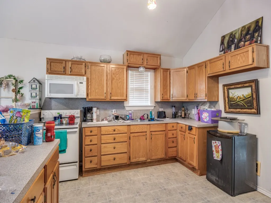 Guest/Rental House Kitchen