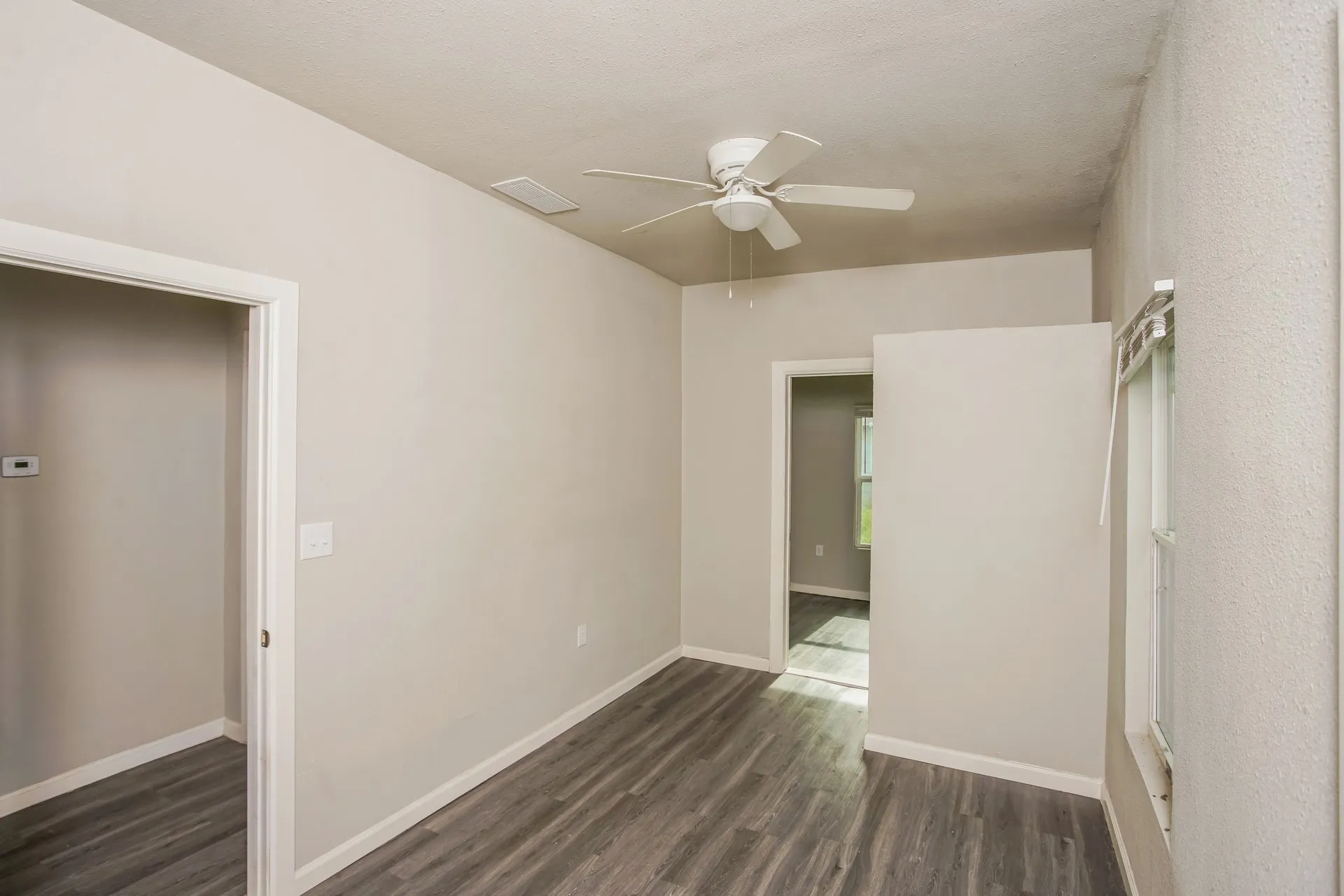Single Family Residence For Sale in Mc Lennan County , 2402 Summer Avenue, Waco, Texas 76708, 2 Bedroom, 1 Bathroom, Garage spaces, 998 Sqft, built in 1923, mls#21283435, Real Estate Agent in Waco, Homes For Sale in Mc Lennan county, Homes For Sale in Waco, Realtor in Waco Texas, Real Estate Brokerage Independent Realty Texas, Luminita Cordes Realtor
