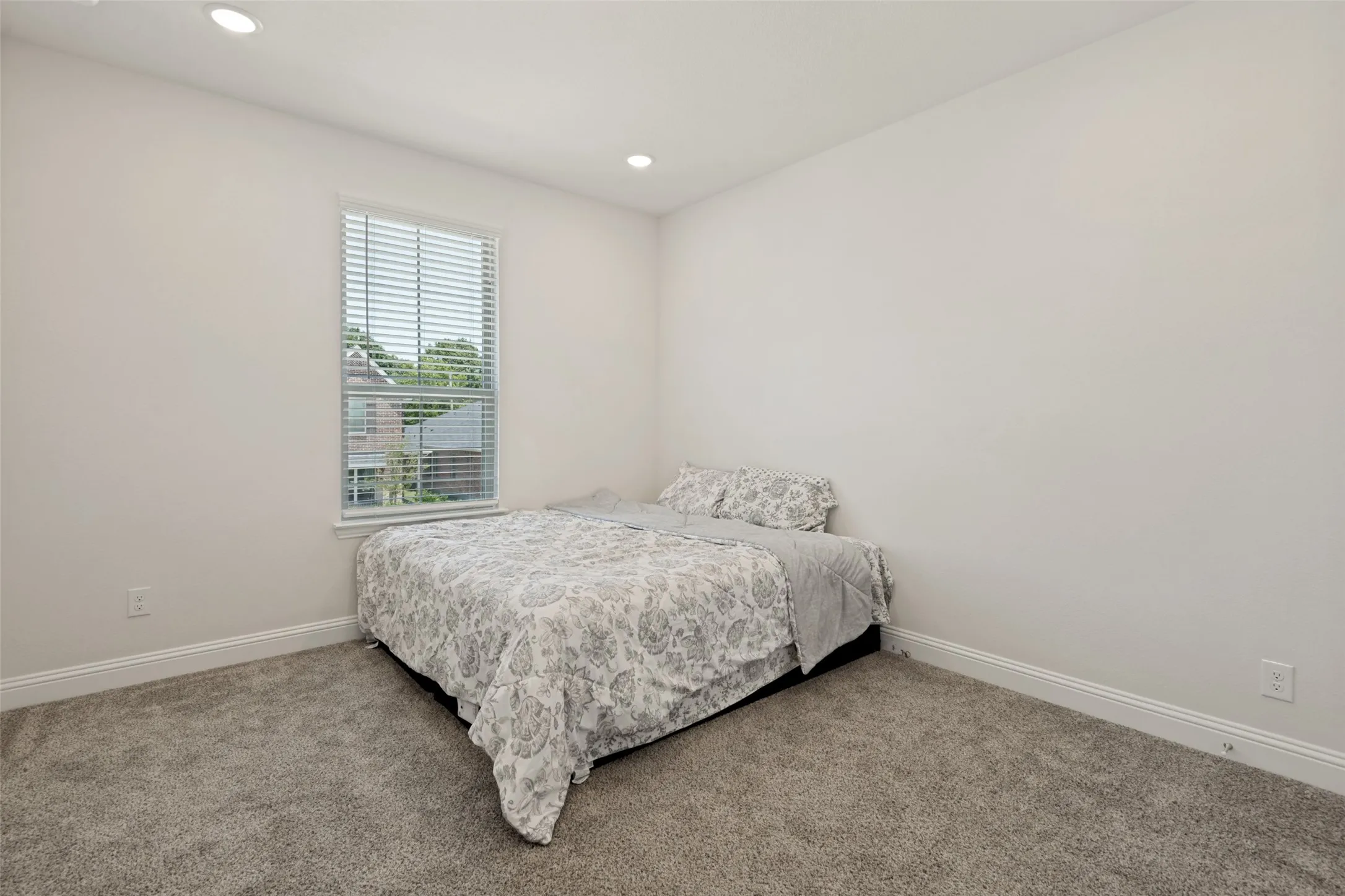 Single Family Residence For Sale in Dallas County , 7104 Manhattan Drive, Rowlett, Texas 75088, 5 Bedroom, 4 Bathroom, 2 Garage spaces, 3,525 Sqft, built in 2025, mls#21319935, Real Estate Agent in Rowlett, Homes For Sale in Dallas county, Homes For Sale in Rowlett, Realtor in Rowlett Texas, Real Estate Brokerage Independent Realty Texas, Luminita Cordes Realtor