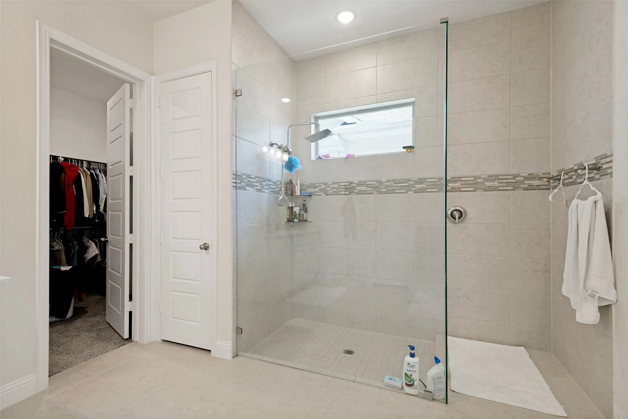 Single Family Residence For Sale in Dallas County , 7104 Manhattan Drive, Rowlett, Texas 75088, 5 Bedroom, 4 Bathroom, 2 Garage spaces, 3,525 Sqft, built in 2025, mls#21319935, Real Estate Agent in Rowlett, Homes For Sale in Dallas county, Homes For Sale in Rowlett, Realtor in Rowlett Texas, Real Estate Brokerage Independent Realty Texas, Luminita Cordes Realtor