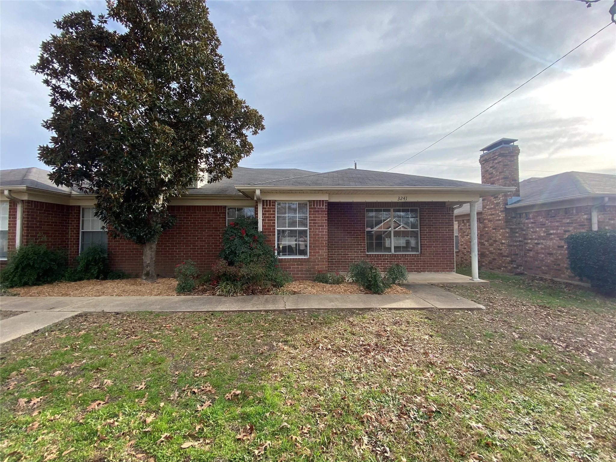 Duplex For Rent in Smith County , 3241 Lexington Drive, Tyler, Texas 75701, 2 Bedroom, 2 Bathroom, 2 Garage spaces, 1,050 Sqft, built in 1993, mls#21315683, Real Estate Agent in Tyler, Homes For Rent in Smith county, Homes For Rent in Tyler, Realtor in Tyler Texas, Real Estate Brokerage Independent Realty Texas, Luminita Cordes Realtor