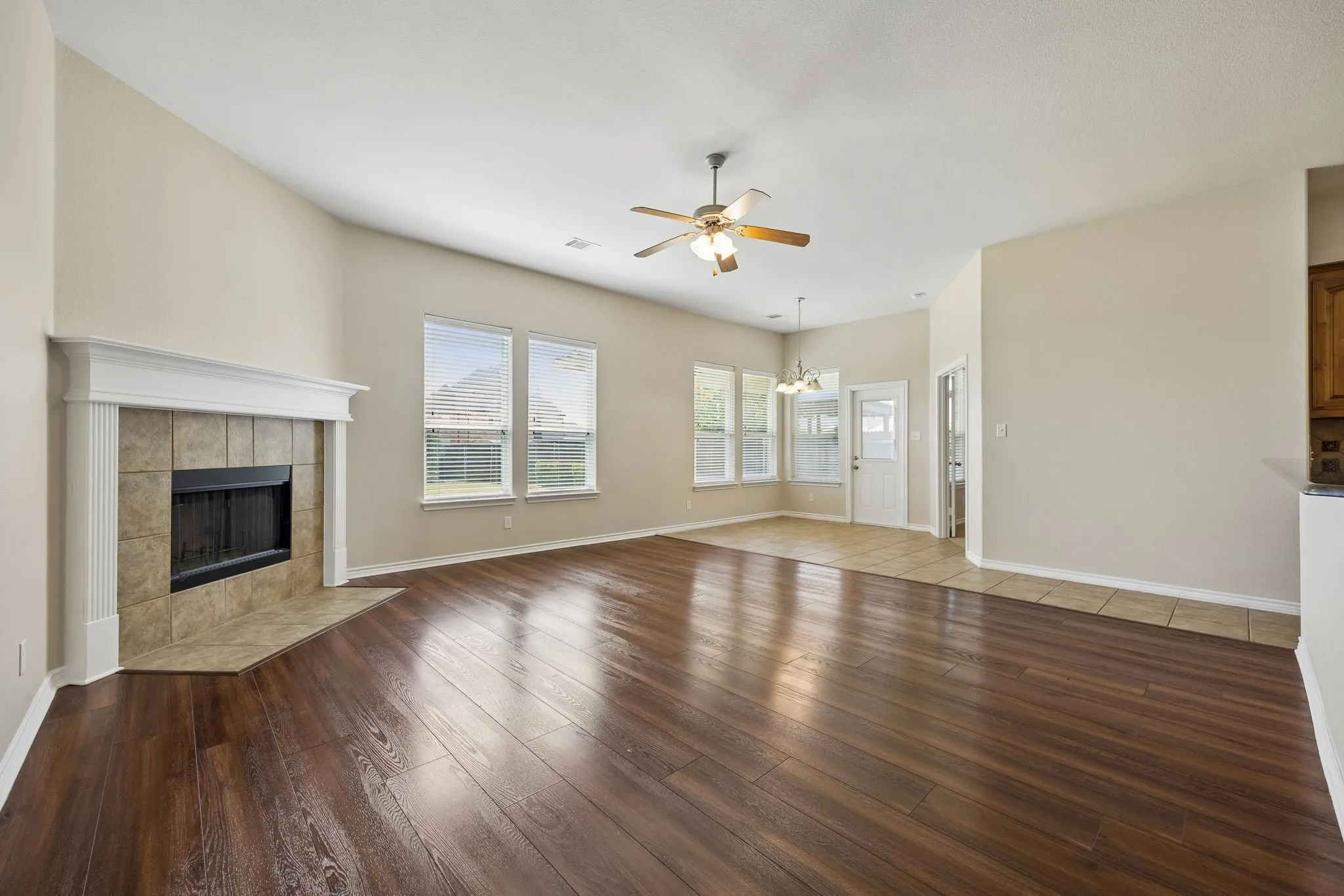 Single Family Residence For Sale in Tarrant County , 4201 Garden Path Lane, Mansfield, Texas 76063, 4 Bedroom, 3 Bathroom, 2 Garage spaces, 3,075 Sqft, built in 2010, mls#21319600, Real Estate Agent in Mansfield, Homes For Sale in Tarrant county, Homes For Sale in Mansfield, Realtor in Mansfield Texas, Real Estate Brokerage Independent Realty Texas, Luminita Cordes Realtor