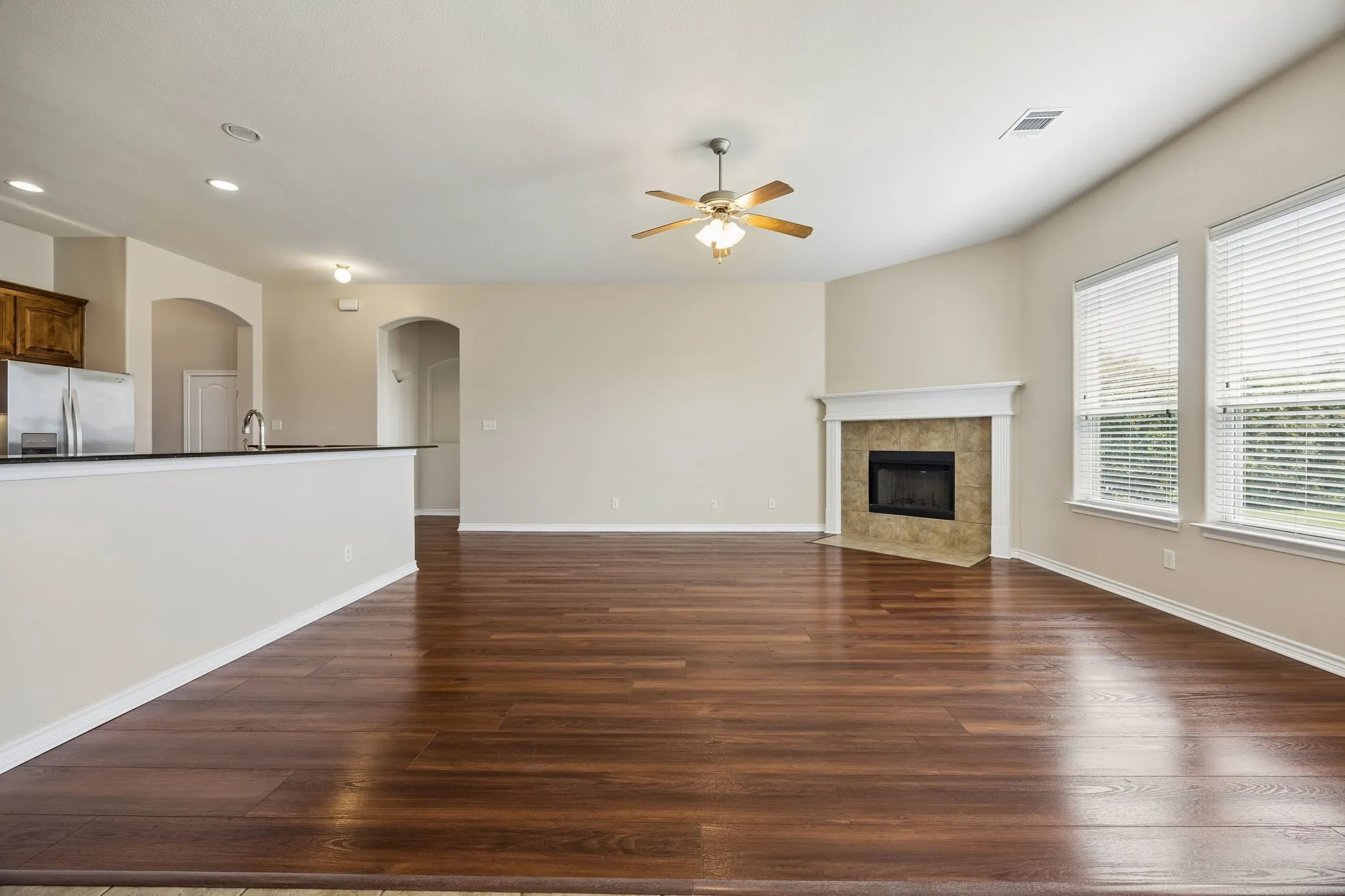 Single Family Residence For Sale in Tarrant County , 4201 Garden Path Lane, Mansfield, Texas 76063, 4 Bedroom, 3 Bathroom, 2 Garage spaces, 3,075 Sqft, built in 2010, mls#21319600, Real Estate Agent in Mansfield, Homes For Sale in Tarrant county, Homes For Sale in Mansfield, Realtor in Mansfield Texas, Real Estate Brokerage Independent Realty Texas, Luminita Cordes Realtor