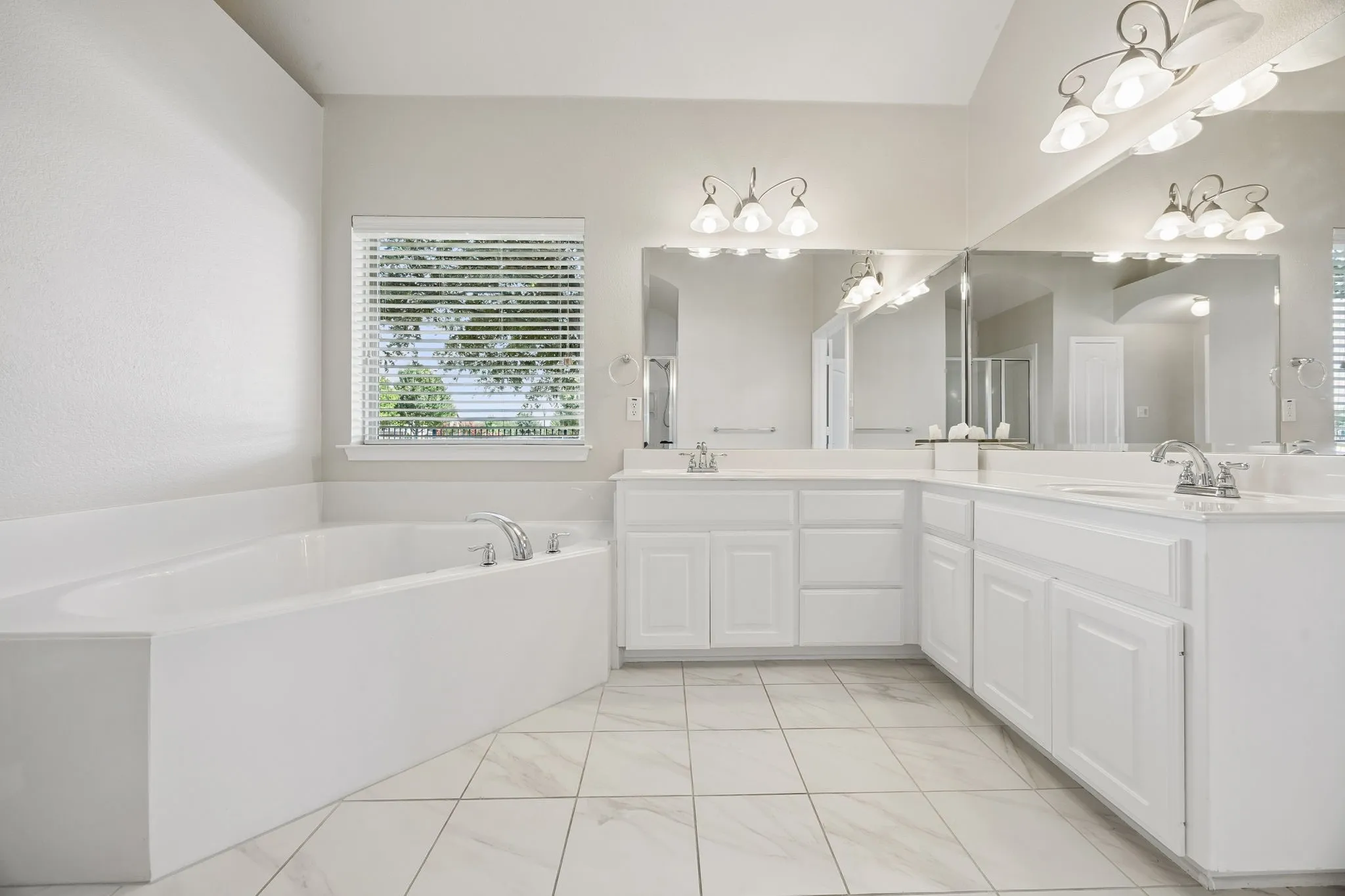 Soaking tub ready for you!