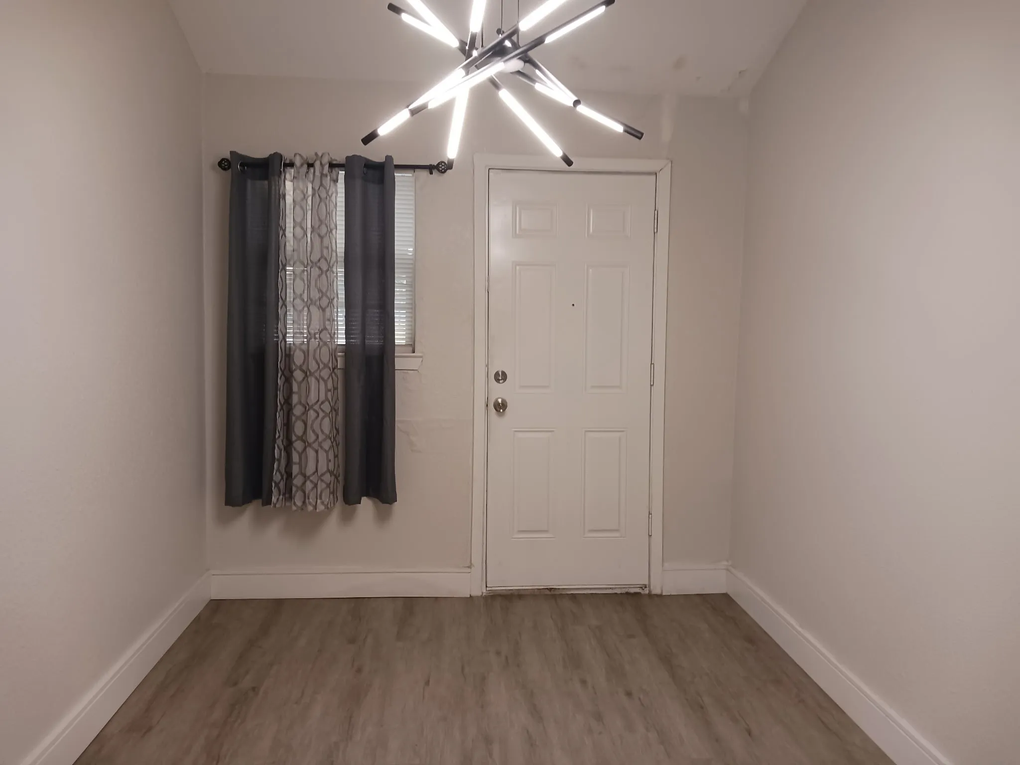 Townhouse For Sale in Dallas County , 1800 Ridgeview Plaza, Mesquite, Texas 75149, 3 Bedroom, 2 Bathroom, Garage spaces, 1,248 Sqft, built in 1975, mls#21321584, Real Estate Agent in Mesquite, Homes For Sale in Dallas county, Homes For Sale in Mesquite, Realtor in Mesquite Texas, Real Estate Brokerage Independent Realty Texas, Luminita Cordes Realtor