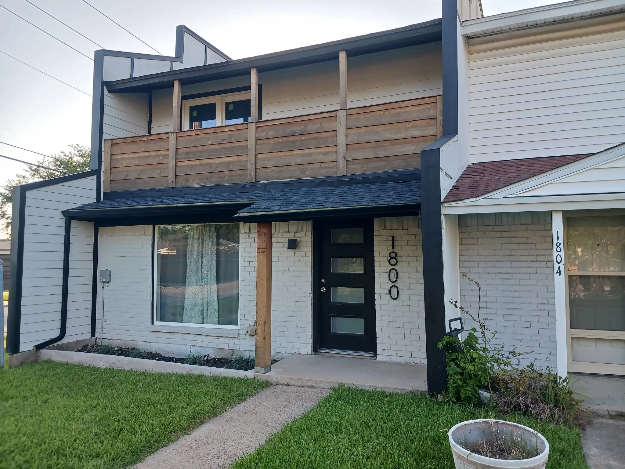 Townhouse For Sale in Dallas County , 1800 Ridgeview Plaza, Mesquite, Texas 75149, 3 Bedroom, 2 Bathroom, Garage spaces, 1,248 Sqft, built in 1975, mls#21321584, Real Estate Agent in Mesquite, Homes For Sale in Dallas county, Homes For Sale in Mesquite, Realtor in Mesquite Texas, Real Estate Brokerage Independent Realty Texas, Luminita Cordes Realtor
