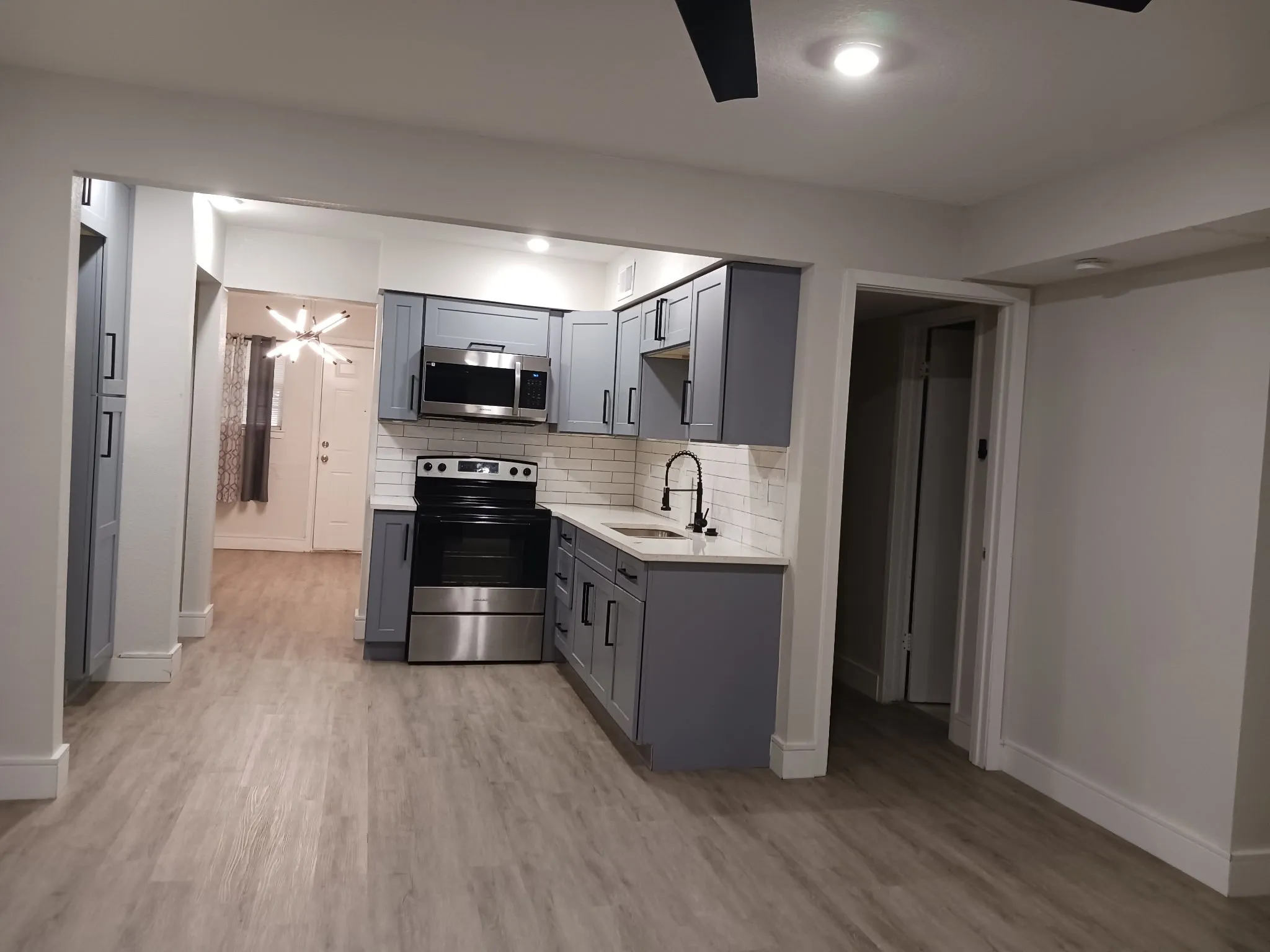 Townhouse For Sale in Dallas County , 1800 Ridgeview Plaza, Mesquite, Texas 75149, 3 Bedroom, 2 Bathroom, Garage spaces, 1,248 Sqft, built in 1975, mls#21321584, Real Estate Agent in Mesquite, Homes For Sale in Dallas county, Homes For Sale in Mesquite, Realtor in Mesquite Texas, Real Estate Brokerage Independent Realty Texas, Luminita Cordes Realtor