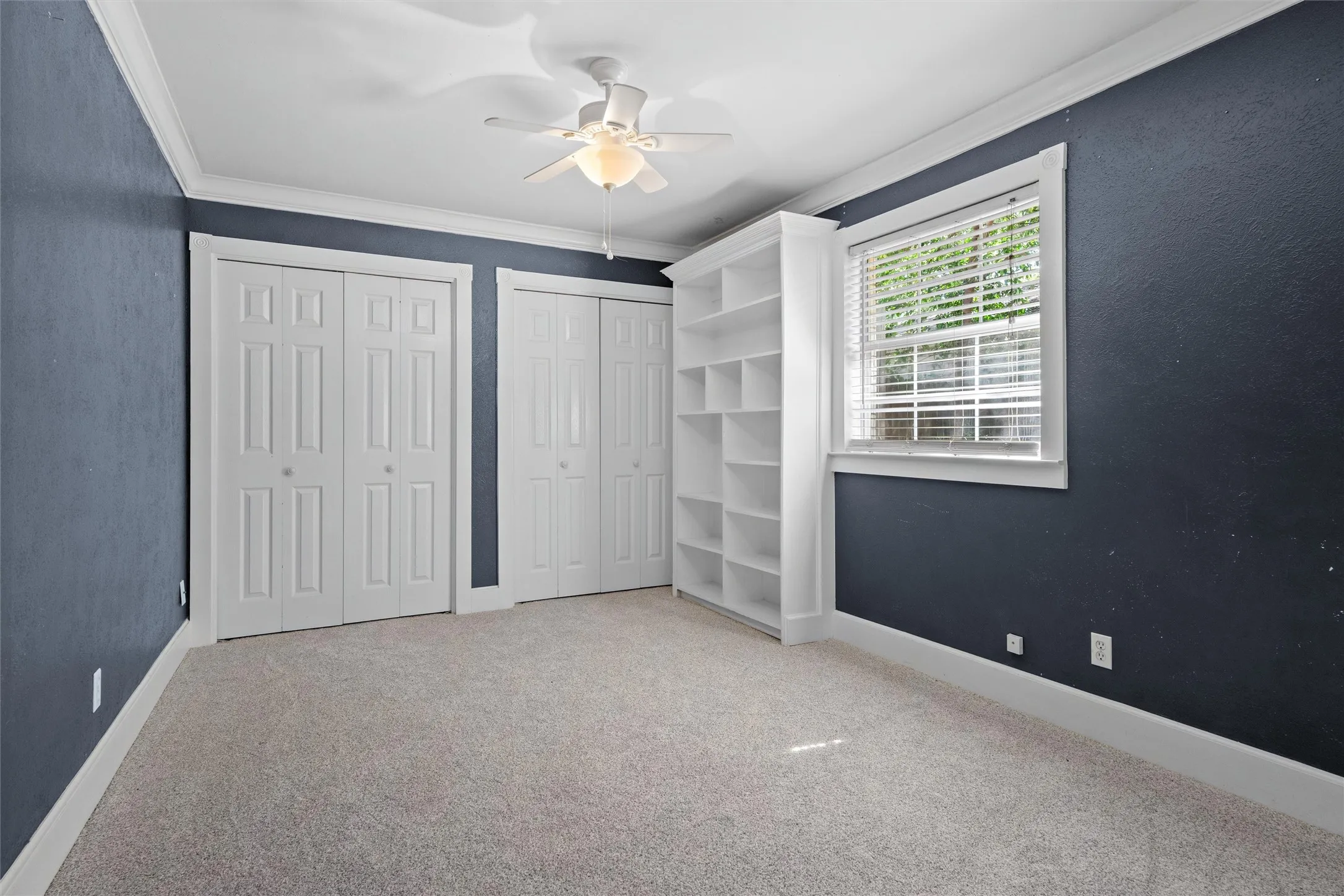 Single Family Residence For Sale in Tarrant County , 1705 Manchester Drive, Arlington, Texas 76012, 3 Bedroom, 2 Bathroom, 2 Garage spaces, 1,460 Sqft, built in 1968, mls#21295961, Real Estate Agent in Arlington, Homes For Sale in Tarrant county, Homes For Sale in Arlington, Realtor in Arlington Texas, Real Estate Brokerage Independent Realty Texas, Luminita Cordes Realtor