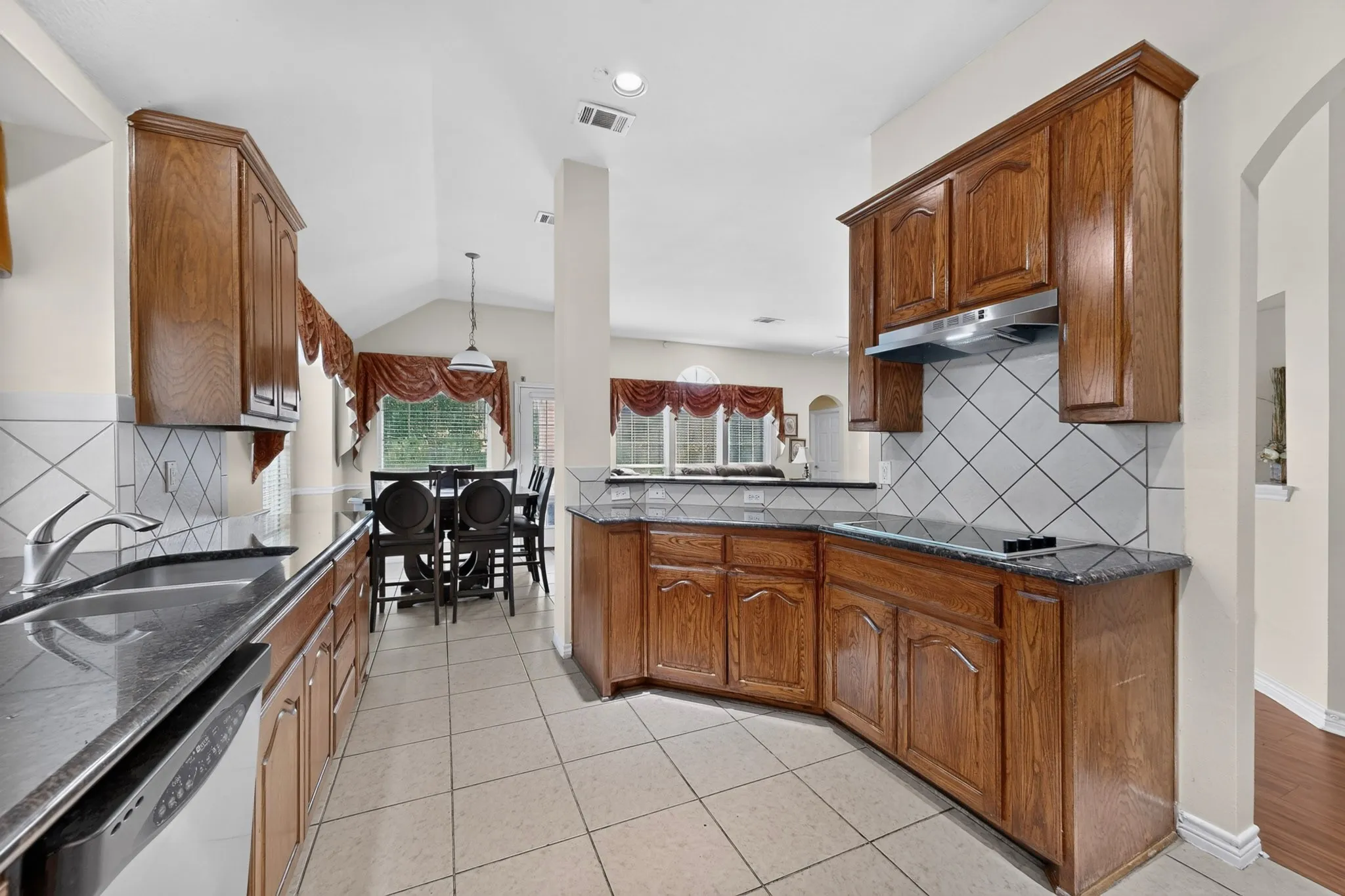 Single Family Residence For Sale in Dallas County , 2201 Trickling Creek Drive, Garland, Texas 75041, 4 Bedroom, 2 Bathroom, 2 Garage spaces, 2,350 Sqft, built in 2007, mls#21319355, Real Estate Agent in Garland, Homes For Sale in Dallas county, Homes For Sale in Garland, Realtor in Garland Texas, Real Estate Brokerage Independent Realty Texas, Luminita Cordes Realtor