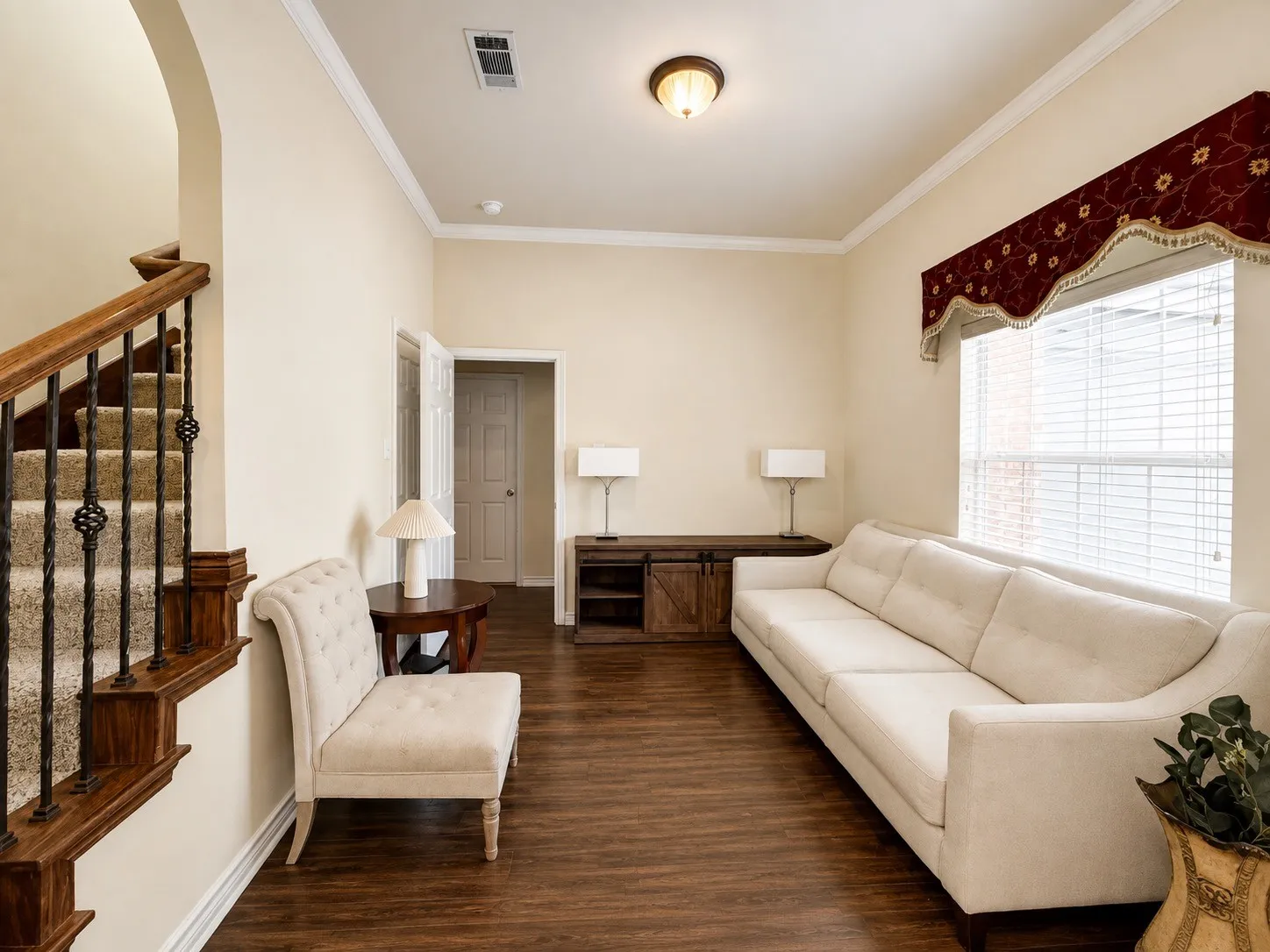 Single Family Residence For Sale in Dallas County , 2201 Trickling Creek Drive, Garland, Texas 75041, 4 Bedroom, 2 Bathroom, 2 Garage spaces, 2,350 Sqft, built in 2007, mls#21319355, Real Estate Agent in Garland, Homes For Sale in Dallas county, Homes For Sale in Garland, Realtor in Garland Texas, Real Estate Brokerage Independent Realty Texas, Luminita Cordes Realtor