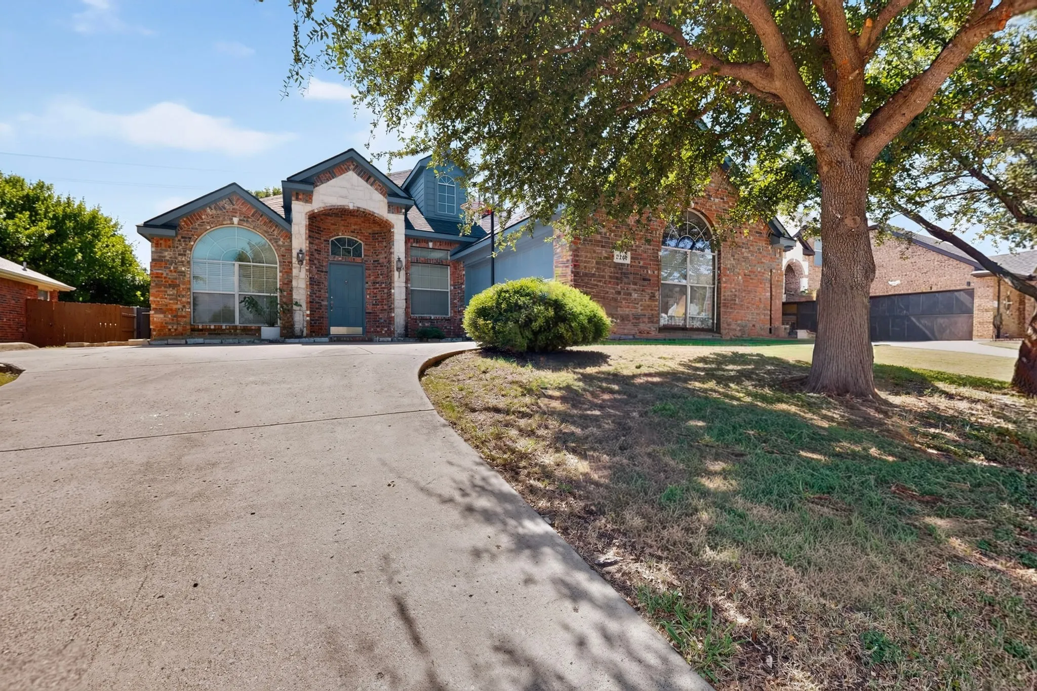 Single Family Residence For Sale in Dallas County , 2201 Trickling Creek Drive, Garland, Texas 75041, 4 Bedroom, 2 Bathroom, 2 Garage spaces, 2,350 Sqft, built in 2007, mls#21319355, Real Estate Agent in Garland, Homes For Sale in Dallas county, Homes For Sale in Garland, Realtor in Garland Texas, Real Estate Brokerage Independent Realty Texas, Luminita Cordes Realtor