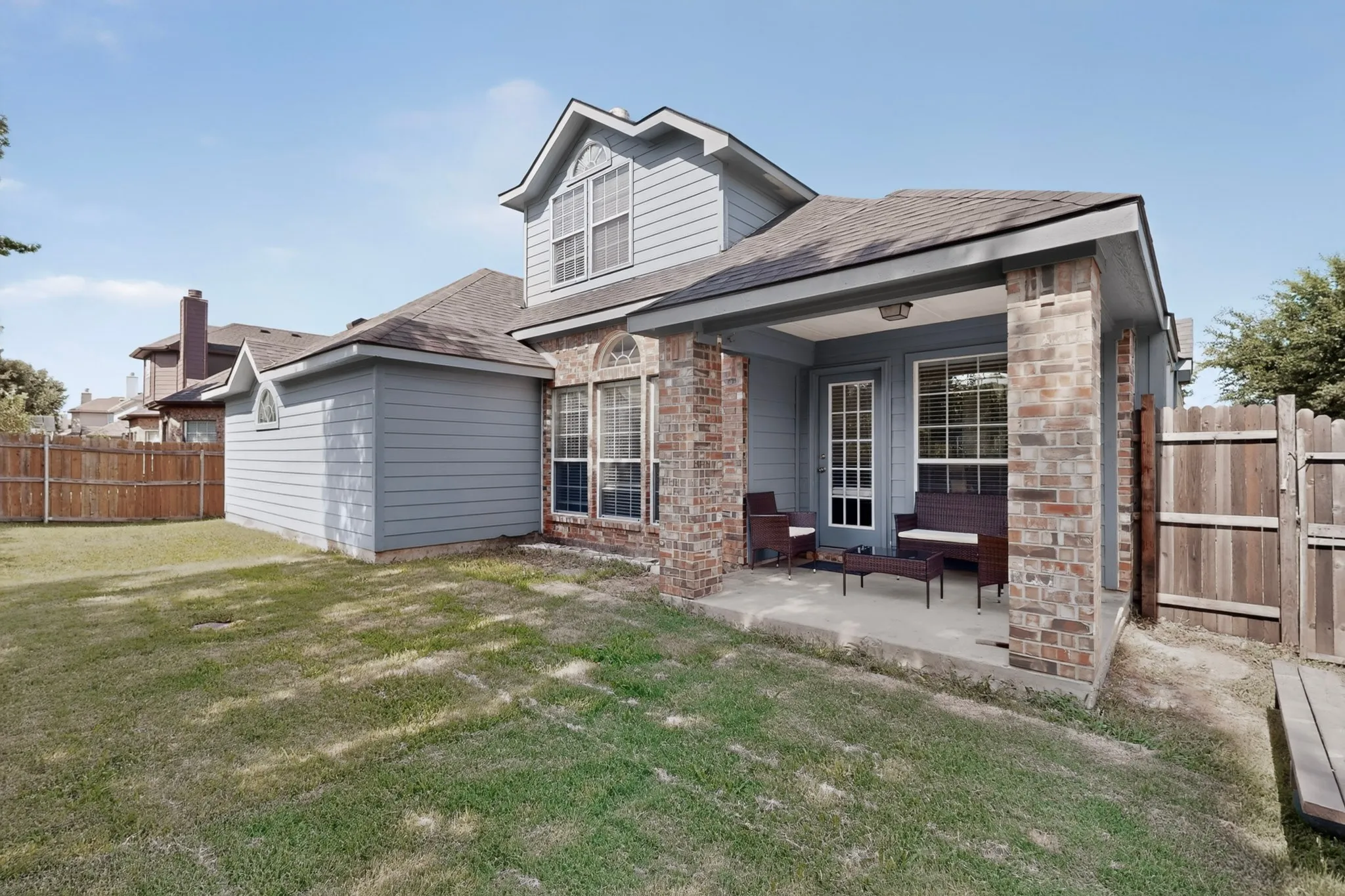 Single Family Residence For Sale in Dallas County , 2201 Trickling Creek Drive, Garland, Texas 75041, 4 Bedroom, 2 Bathroom, 2 Garage spaces, 2,350 Sqft, built in 2007, mls#21319355, Real Estate Agent in Garland, Homes For Sale in Dallas county, Homes For Sale in Garland, Realtor in Garland Texas, Real Estate Brokerage Independent Realty Texas, Luminita Cordes Realtor