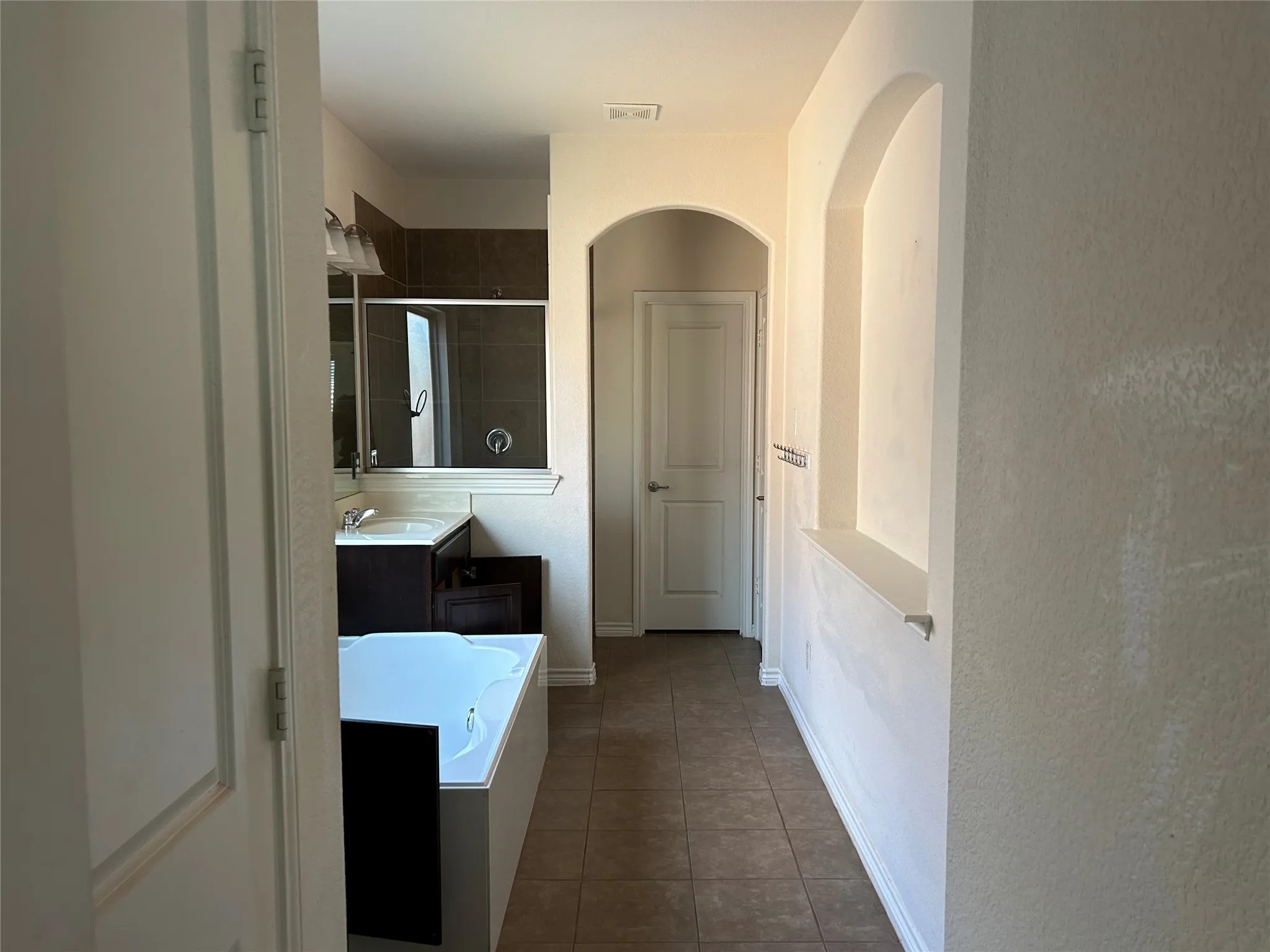 Single Family Residence For Rent in Tarrant County , 12045 Walden Wood Drive, Fort Worth, Texas 76244, 4 Bedrooms, 3 Bathrooms, 2 Garage spaces, 2,226 Sqft, built in 2012, Price $2,395, mls#21321591, Real Estate Agent in Fort Worth, Homes For Rent in Tarrant county, Homes For Rent in Fort Worth, Realtor in Fort Worth Texas, Real Estate Brokerage Independent Realty Texas, Luminita Cordes Realtor
