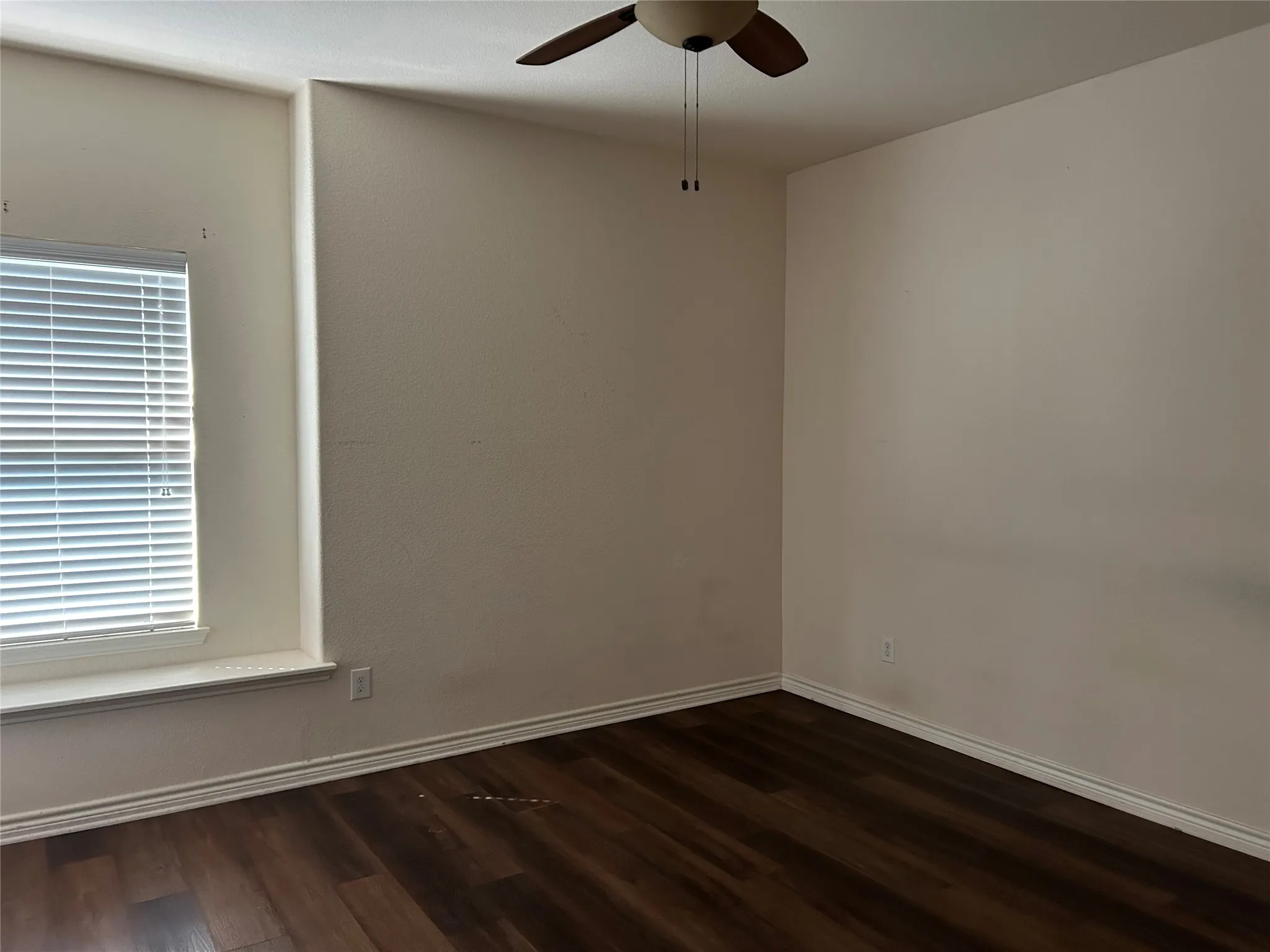 Single Family Residence For Rent in Tarrant County , 12045 Walden Wood Drive, Fort Worth, Texas 76244, 4 Bedrooms, 3 Bathrooms, 2 Garage spaces, 2,226 Sqft, built in 2012, Price $2,395, mls#21321591, Real Estate Agent in Fort Worth, Homes For Rent in Tarrant county, Homes For Rent in Fort Worth, Realtor in Fort Worth Texas, Real Estate Brokerage Independent Realty Texas, Luminita Cordes Realtor