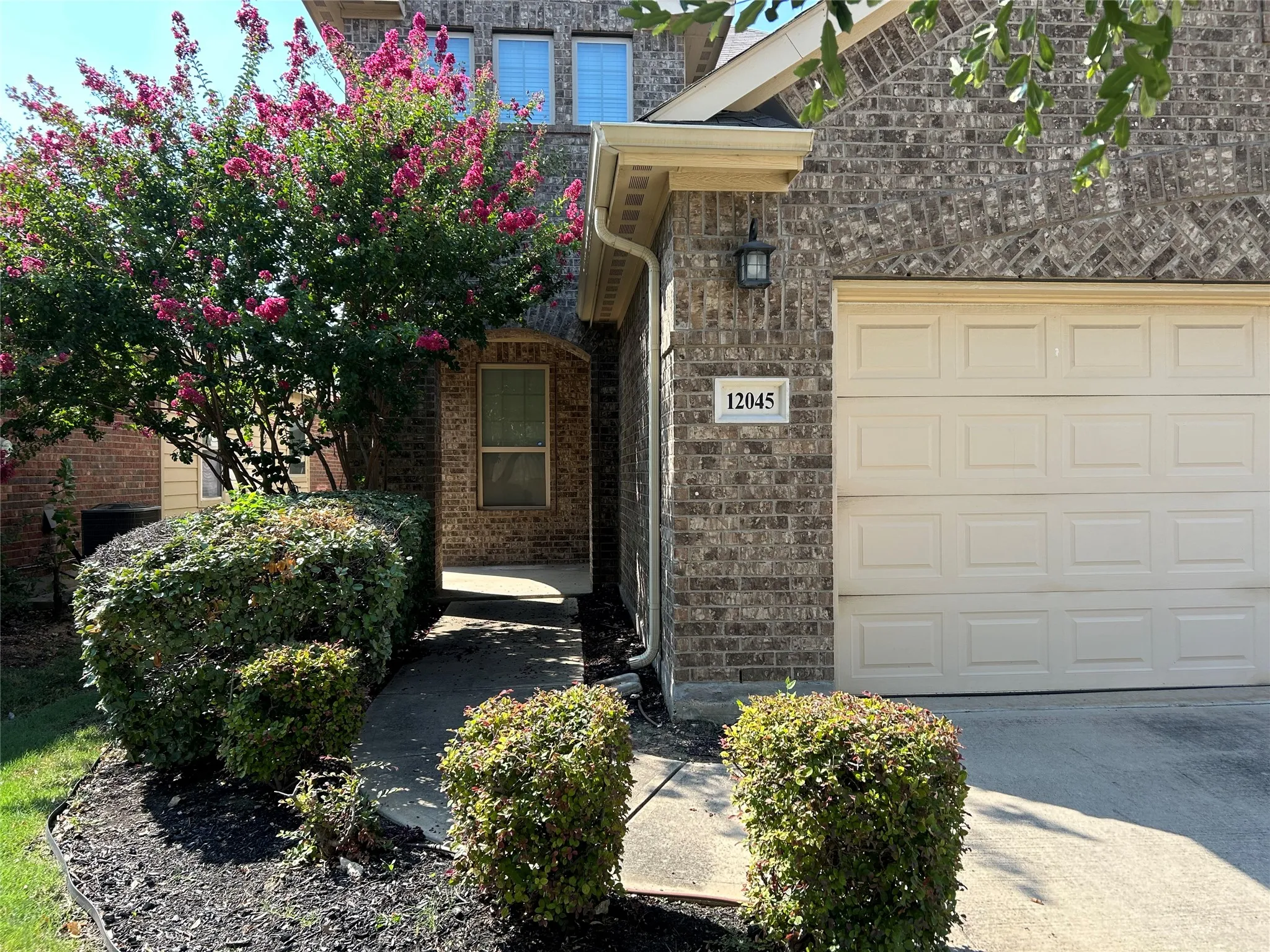 Single Family Residence For Rent in Tarrant County , 12045 Walden Wood Drive, Fort Worth, Texas 76244, 4 Bedrooms, 3 Bathrooms, 2 Garage spaces, 2,226 Sqft, built in 2012, Price $2,395, mls#21321591, Real Estate Agent in Fort Worth, Homes For Rent in Tarrant county, Homes For Rent in Fort Worth, Realtor in Fort Worth Texas, Real Estate Brokerage Independent Realty Texas, Luminita Cordes Realtor