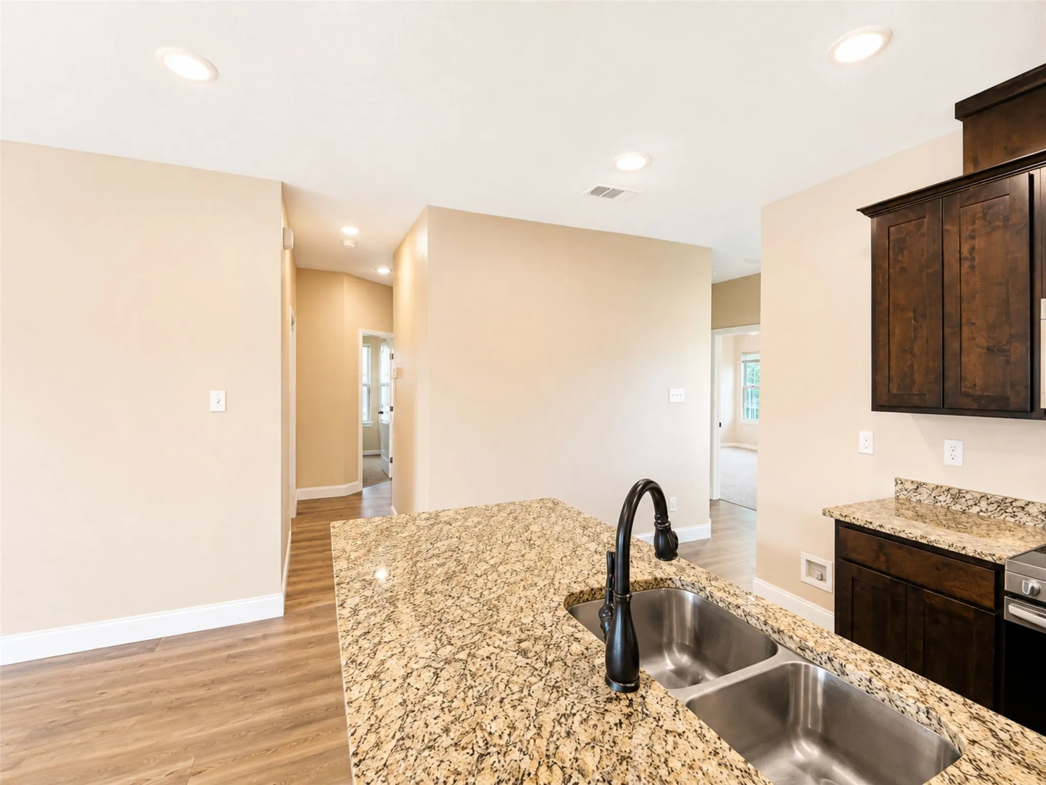 Single Family Residence For Sale in Hunt County , 124 Canales Circle, Greenville, Texas 75401, 3 Bedroom, 2 Bathroom, 1 Garage spaces, 1,419 Sqft, built in 2021, mls#21321581, Real Estate Agent in Greenville, Homes For Sale in Hunt county, Homes For Sale in Greenville, Realtor in Greenville Texas, Real Estate Brokerage Independent Realty Texas, Luminita Cordes Realtor