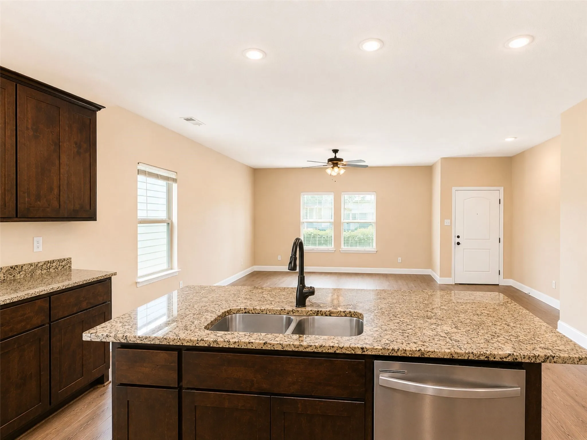Single Family Residence For Sale in Hunt County , 124 Canales Circle, Greenville, Texas 75401, 3 Bedroom, 2 Bathroom, 1 Garage spaces, 1,419 Sqft, built in 2021, mls#21321581, Real Estate Agent in Greenville, Homes For Sale in Hunt county, Homes For Sale in Greenville, Realtor in Greenville Texas, Real Estate Brokerage Independent Realty Texas, Luminita Cordes Realtor