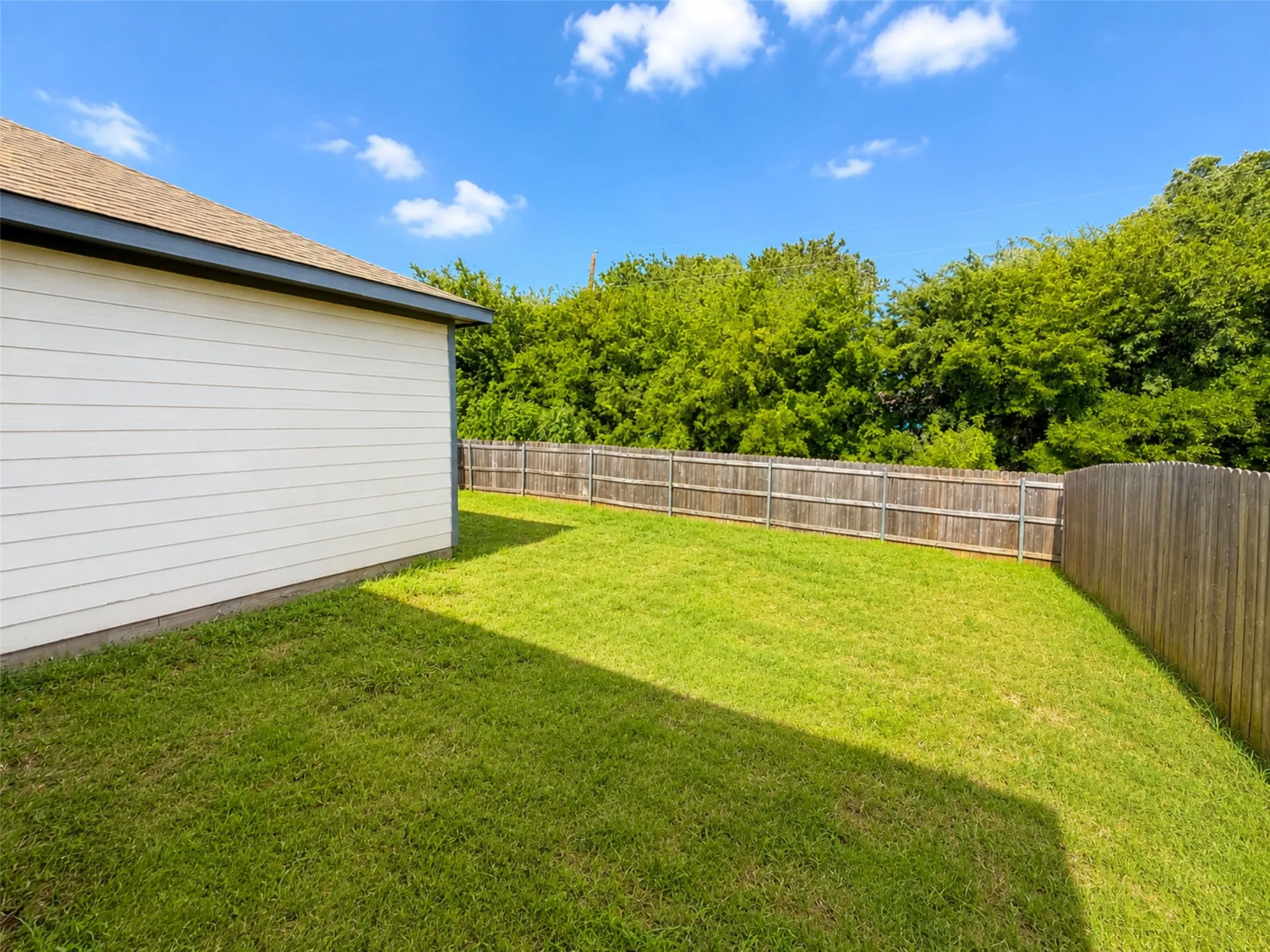 Single Family Residence For Sale in Hunt County , 124 Canales Circle, Greenville, Texas 75401, 3 Bedroom, 2 Bathroom, 1 Garage spaces, 1,419 Sqft, built in 2021, mls#21321581, Real Estate Agent in Greenville, Homes For Sale in Hunt county, Homes For Sale in Greenville, Realtor in Greenville Texas, Real Estate Brokerage Independent Realty Texas, Luminita Cordes Realtor