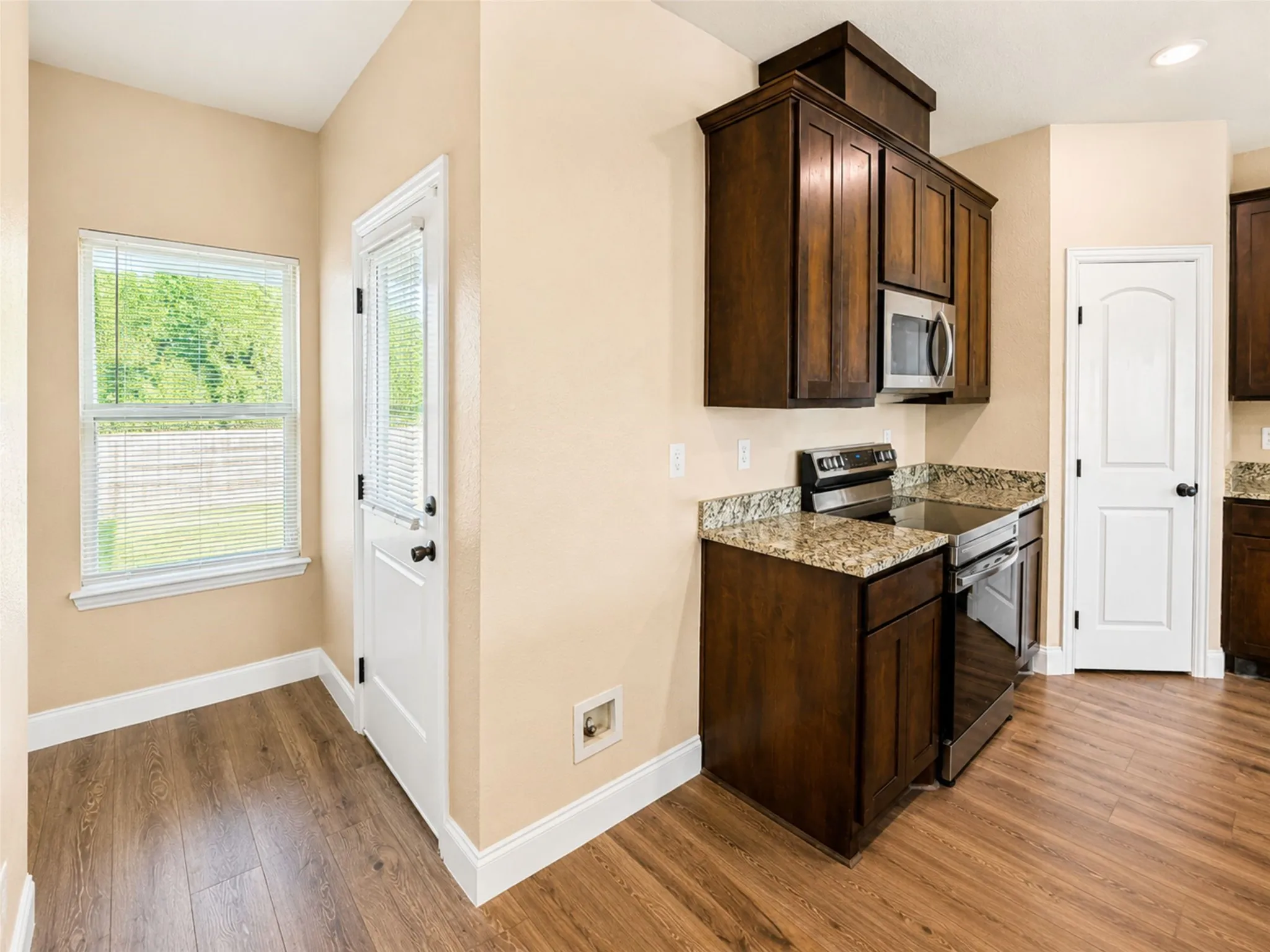 Single Family Residence For Sale in Hunt County , 124 Canales Circle, Greenville, Texas 75401, 3 Bedroom, 2 Bathroom, 1 Garage spaces, 1,419 Sqft, built in 2021, mls#21321581, Real Estate Agent in Greenville, Homes For Sale in Hunt county, Homes For Sale in Greenville, Realtor in Greenville Texas, Real Estate Brokerage Independent Realty Texas, Luminita Cordes Realtor
