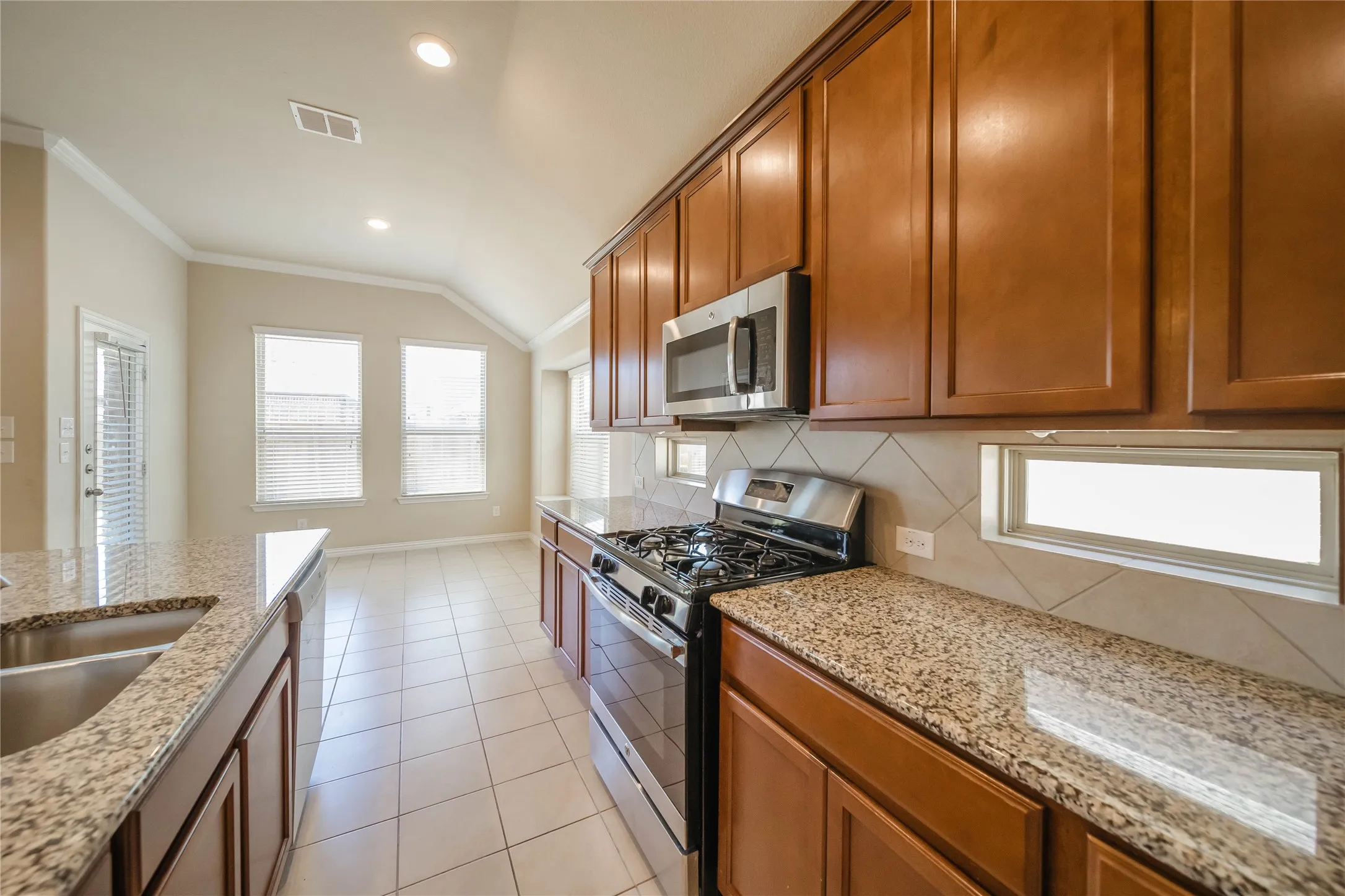 Single Family Residence For Rent in Denton County , 16704 Spence Park Lane, Prosper, Texas 75078, 4 Bedroom, 4 Bathroom, 2 Garage spaces, 2,423 Sqft, built in 2017, mls#21321607, Real Estate Agent in Prosper, Homes For Rent in Denton county, Homes For Rent in Prosper, Realtor in Prosper Texas, Real Estate Brokerage Independent Realty Texas, Luminita Cordes Realtor