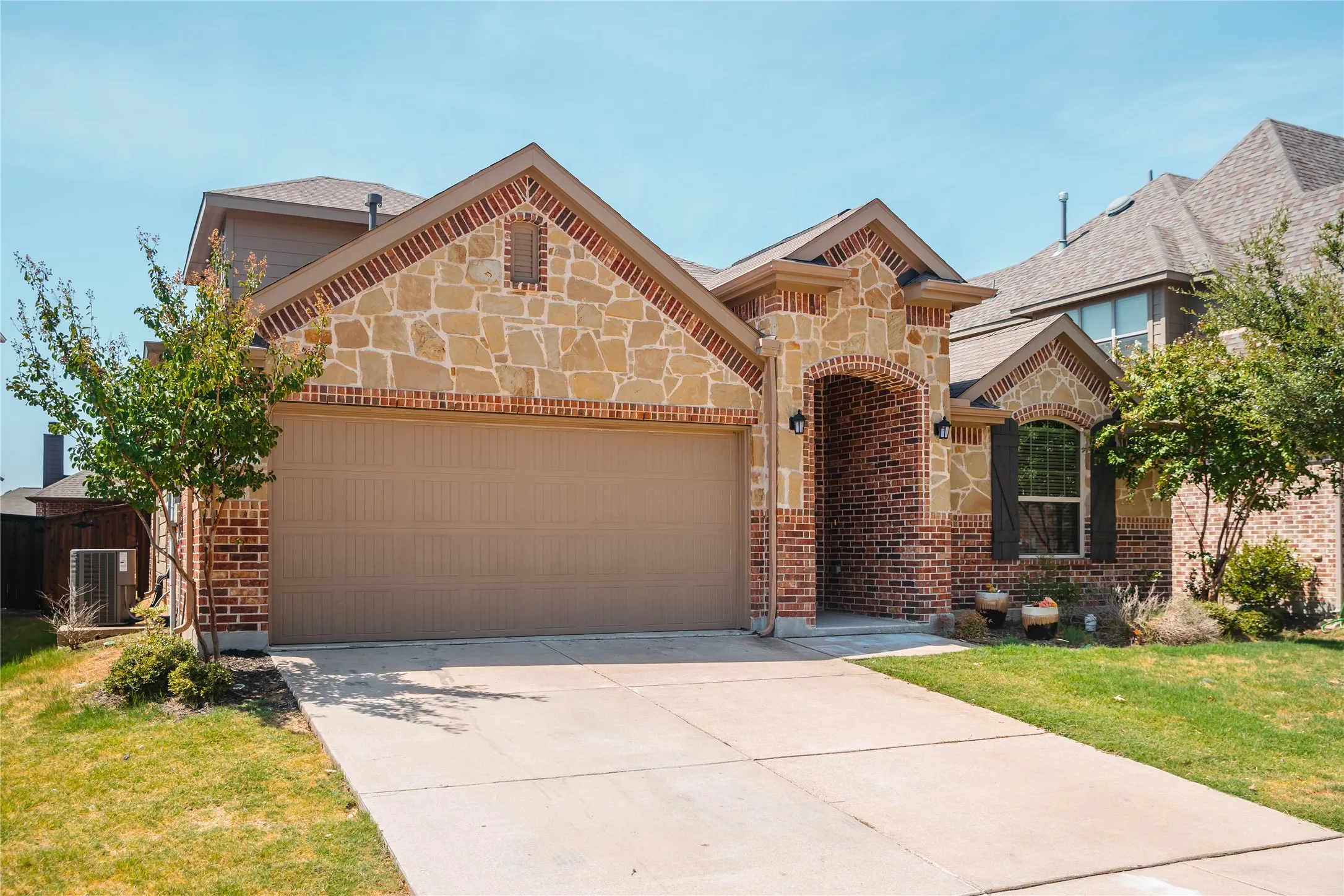 Single Family Residence For Rent in Denton County , 16704 Spence Park Lane, Prosper, Texas 75078, 4 Bedroom, 4 Bathroom, 2 Garage spaces, 2,423 Sqft, built in 2017, mls#21321607, Real Estate Agent in Prosper, Homes For Rent in Denton county, Homes For Rent in Prosper, Realtor in Prosper Texas, Real Estate Brokerage Independent Realty Texas, Luminita Cordes Realtor