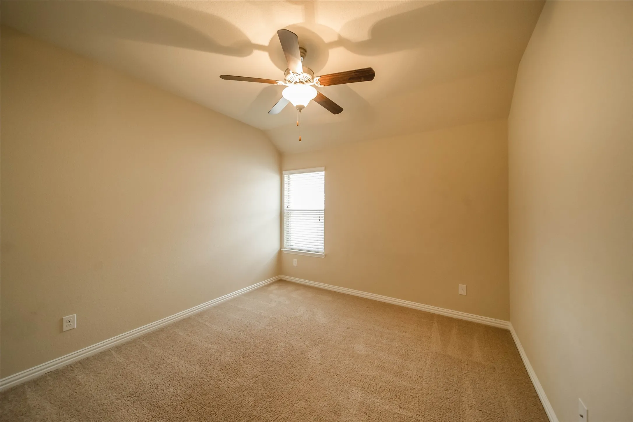 Single Family Residence For Rent in Denton County , 16704 Spence Park Lane, Prosper, Texas 75078, 4 Bedroom, 4 Bathroom, 2 Garage spaces, 2,423 Sqft, built in 2017, mls#21321607, Real Estate Agent in Prosper, Homes For Rent in Denton county, Homes For Rent in Prosper, Realtor in Prosper Texas, Real Estate Brokerage Independent Realty Texas, Luminita Cordes Realtor