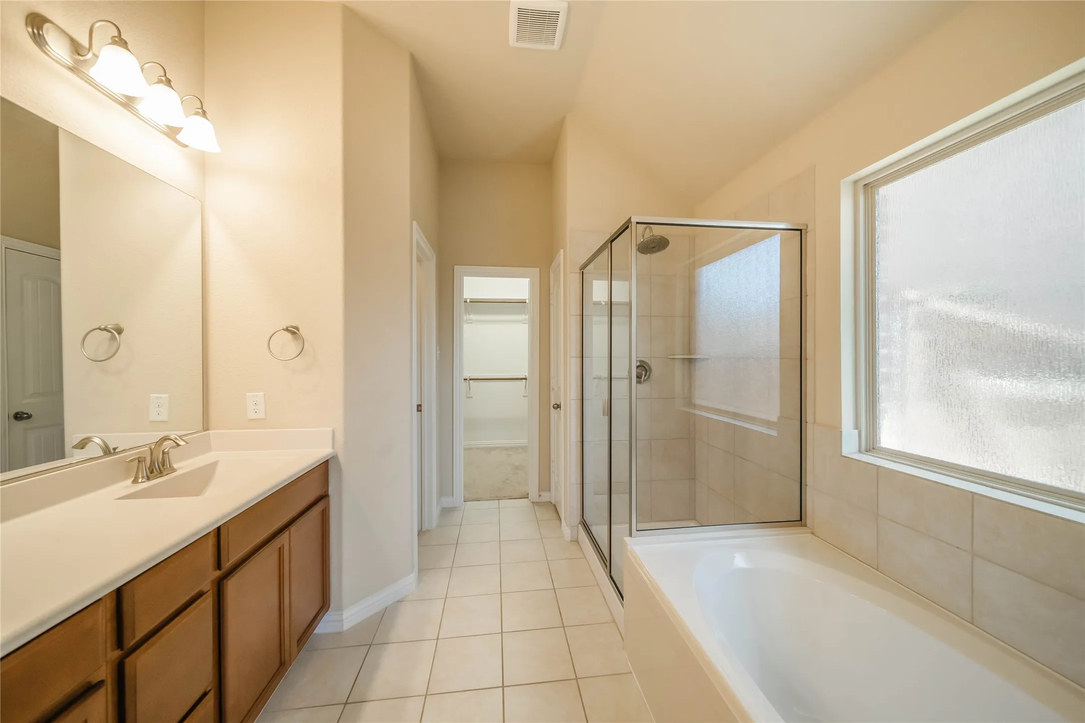 Single Family Residence For Rent in Denton County , 16704 Spence Park Lane, Prosper, Texas 75078, 4 Bedroom, 4 Bathroom, 2 Garage spaces, 2,423 Sqft, built in 2017, mls#21321607, Real Estate Agent in Prosper, Homes For Rent in Denton county, Homes For Rent in Prosper, Realtor in Prosper Texas, Real Estate Brokerage Independent Realty Texas, Luminita Cordes Realtor