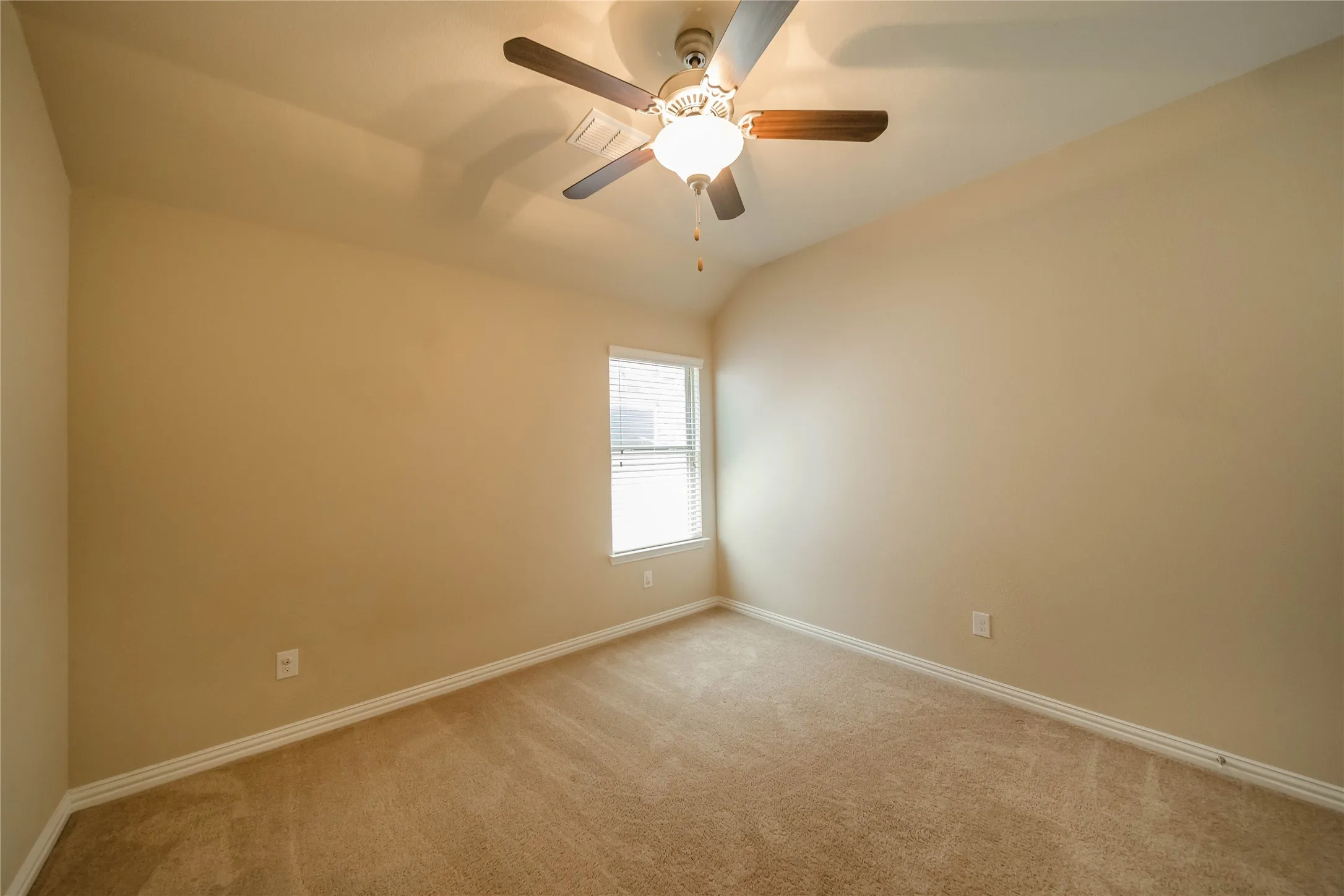 Single Family Residence For Rent in Denton County , 16704 Spence Park Lane, Prosper, Texas 75078, 4 Bedroom, 4 Bathroom, 2 Garage spaces, 2,423 Sqft, built in 2017, mls#21321607, Real Estate Agent in Prosper, Homes For Rent in Denton county, Homes For Rent in Prosper, Realtor in Prosper Texas, Real Estate Brokerage Independent Realty Texas, Luminita Cordes Realtor